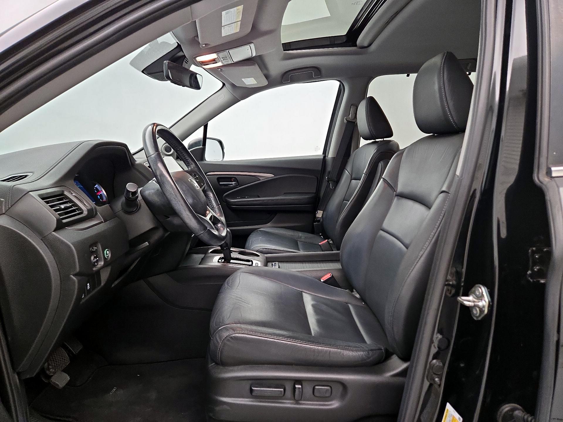 Thumbnail: 2019 Honda Pilot - 11