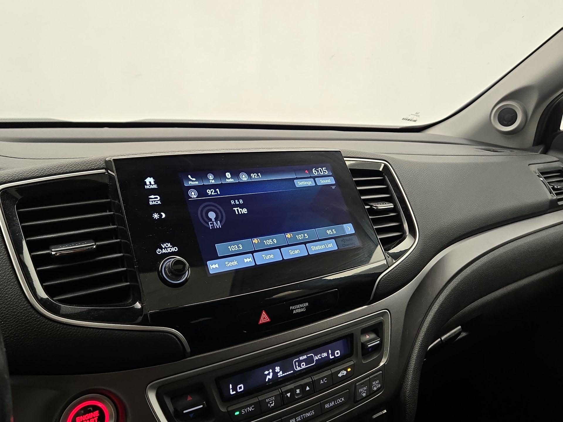 Thumbnail: 2019 Honda Pilot - 15