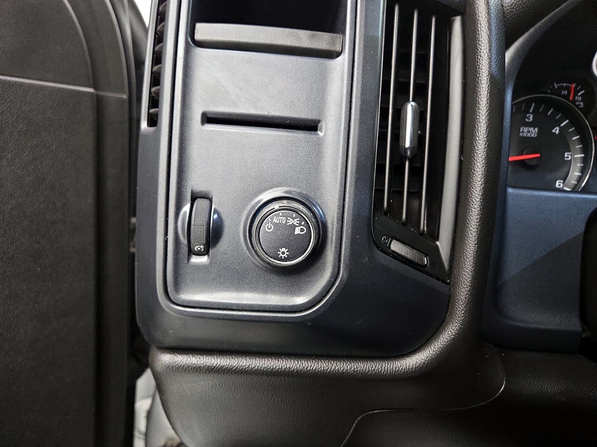 Thumbnail: 2019 Chevrolet Silverado 1500 - 13