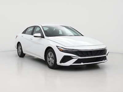 White 2024 Hyundai Elantra SE