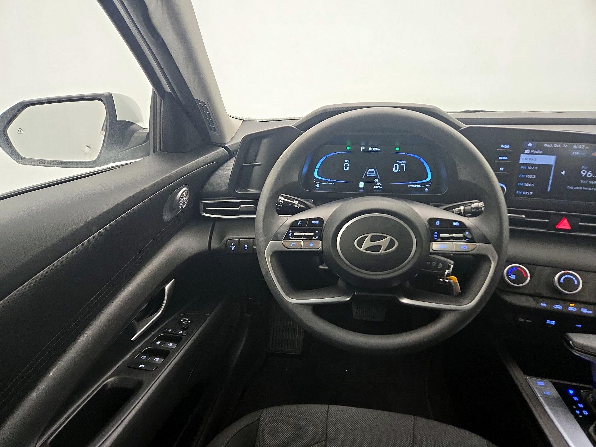 Thumbnail: 2024 Hyundai Elantra - 10