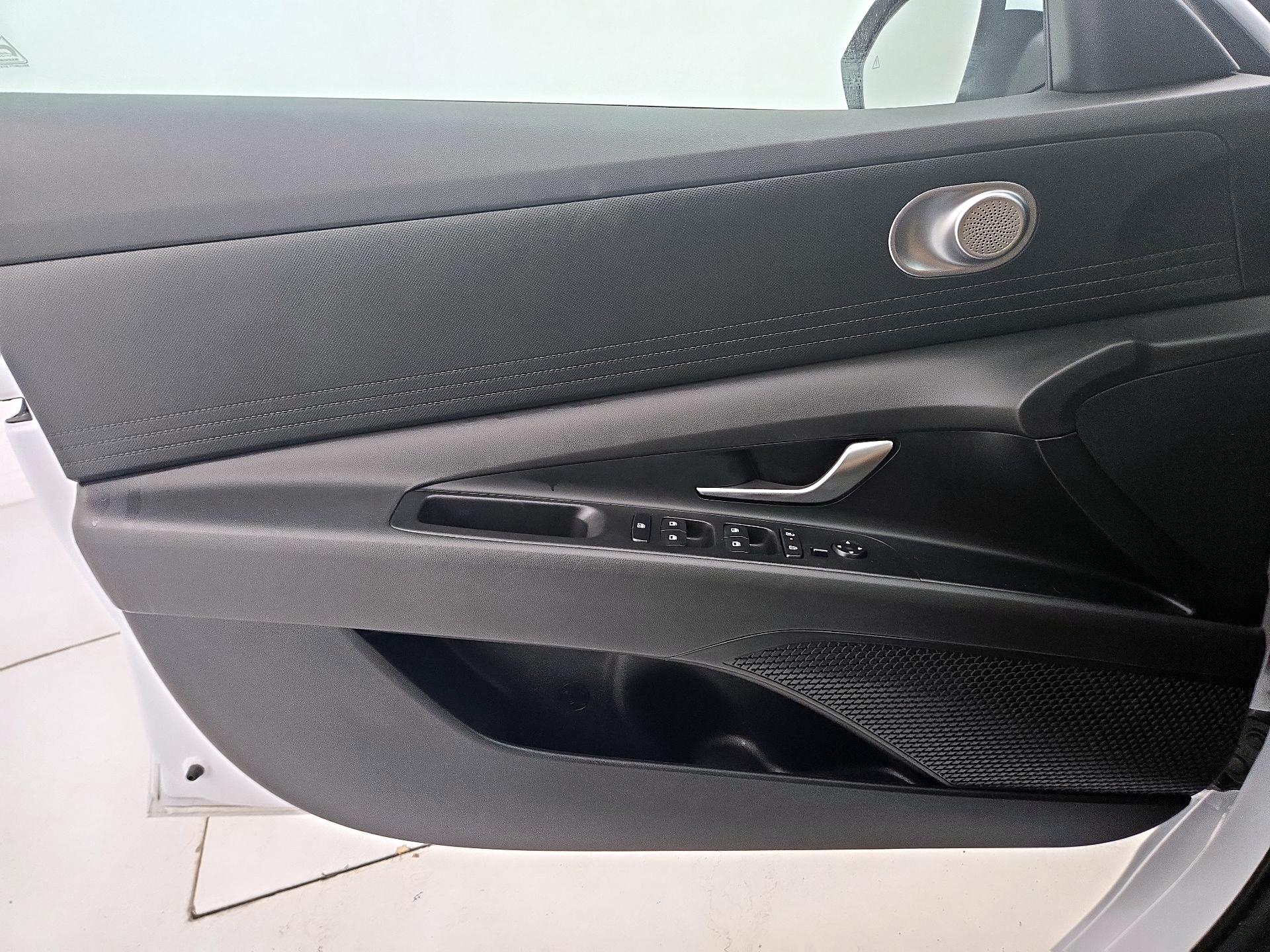 Thumbnail: 2024 Hyundai Elantra - 12
