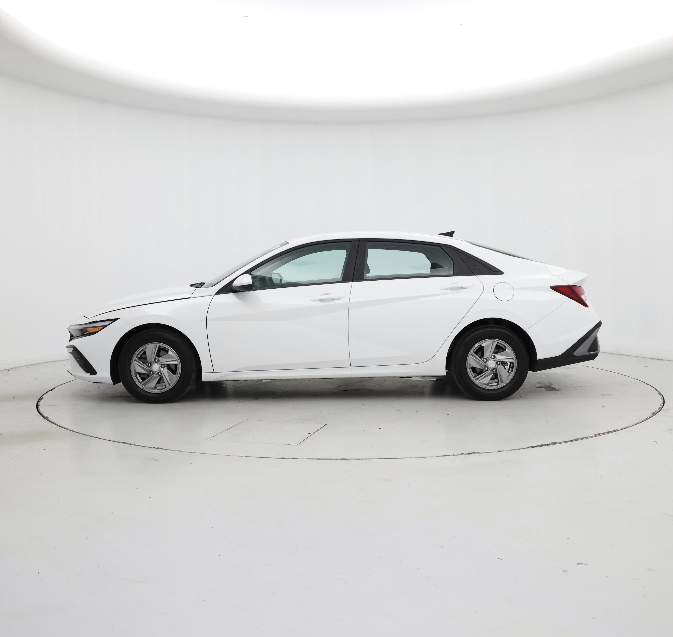 Thumbnail: 2024 Hyundai Elantra - 3