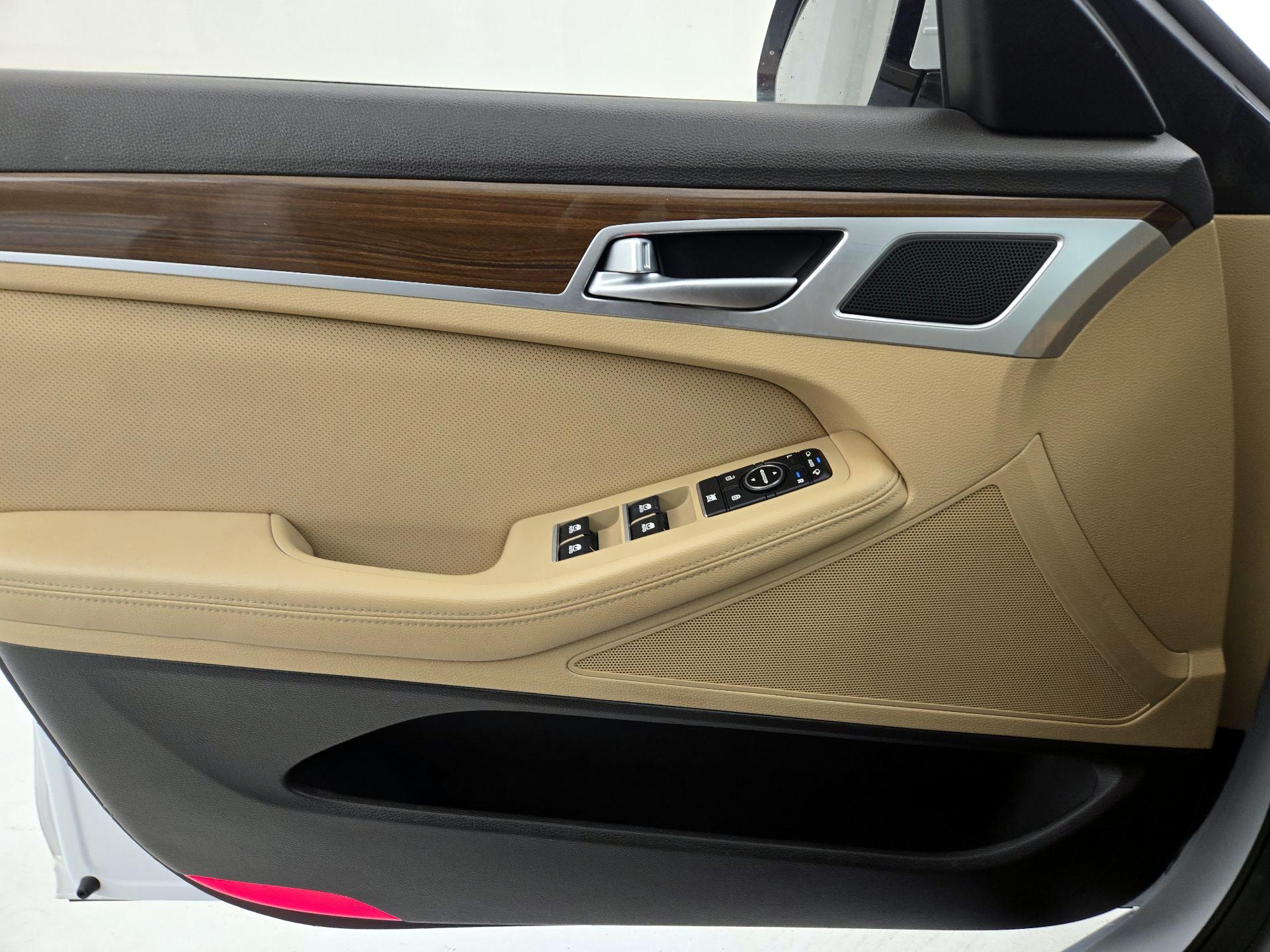 Thumbnail: 2016 Hyundai Genesis - 12