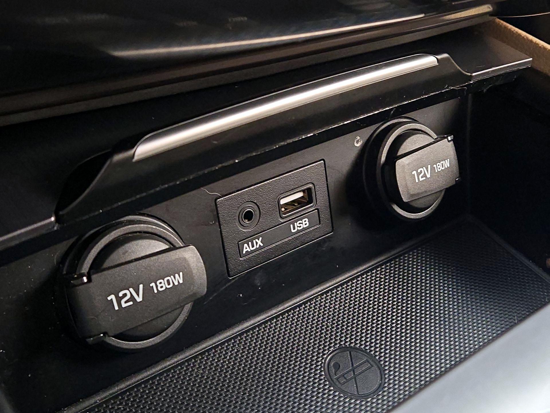 Thumbnail: 2016 Hyundai Genesis - 19