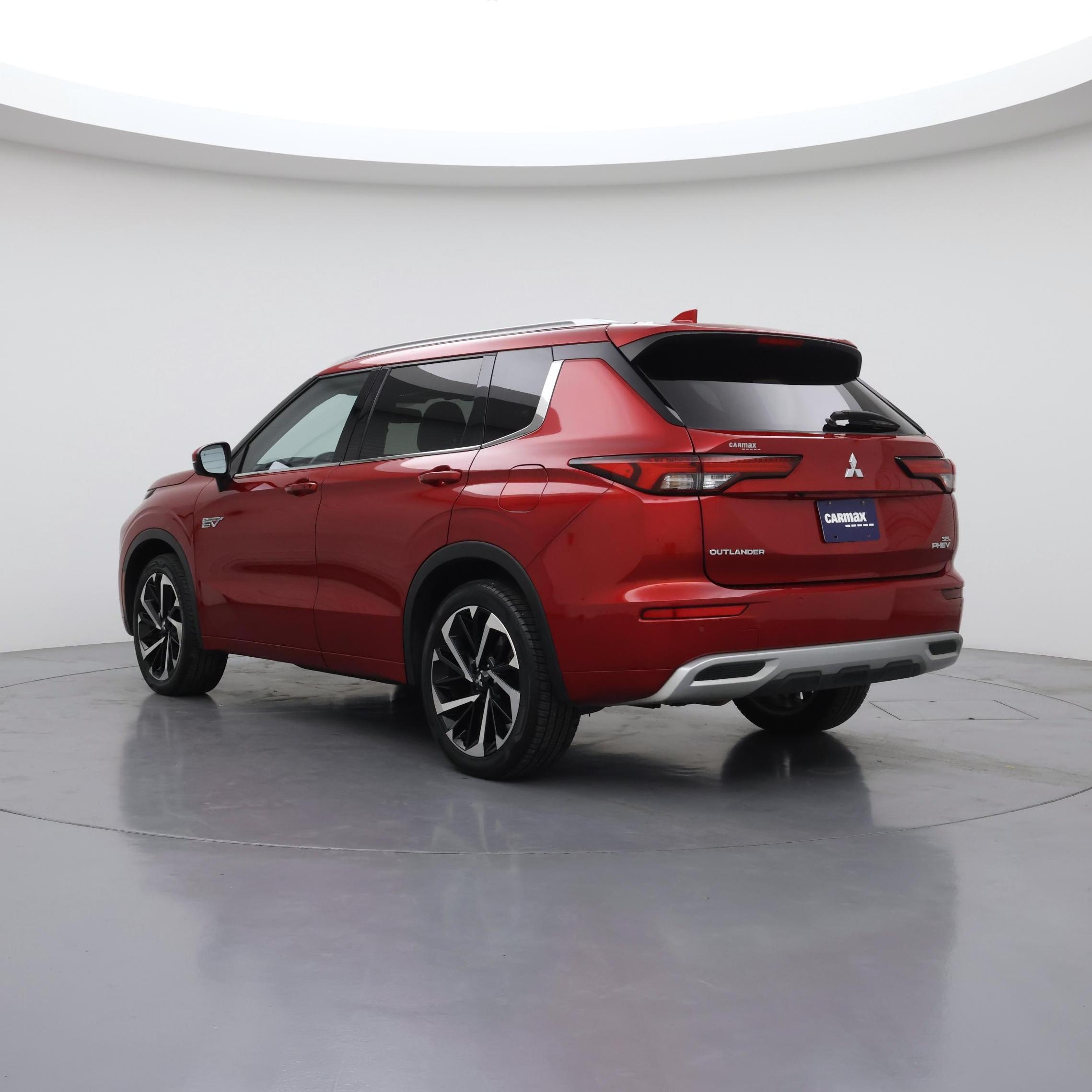 Thumbnail: 2023 Mitsubishi Outlander - 2