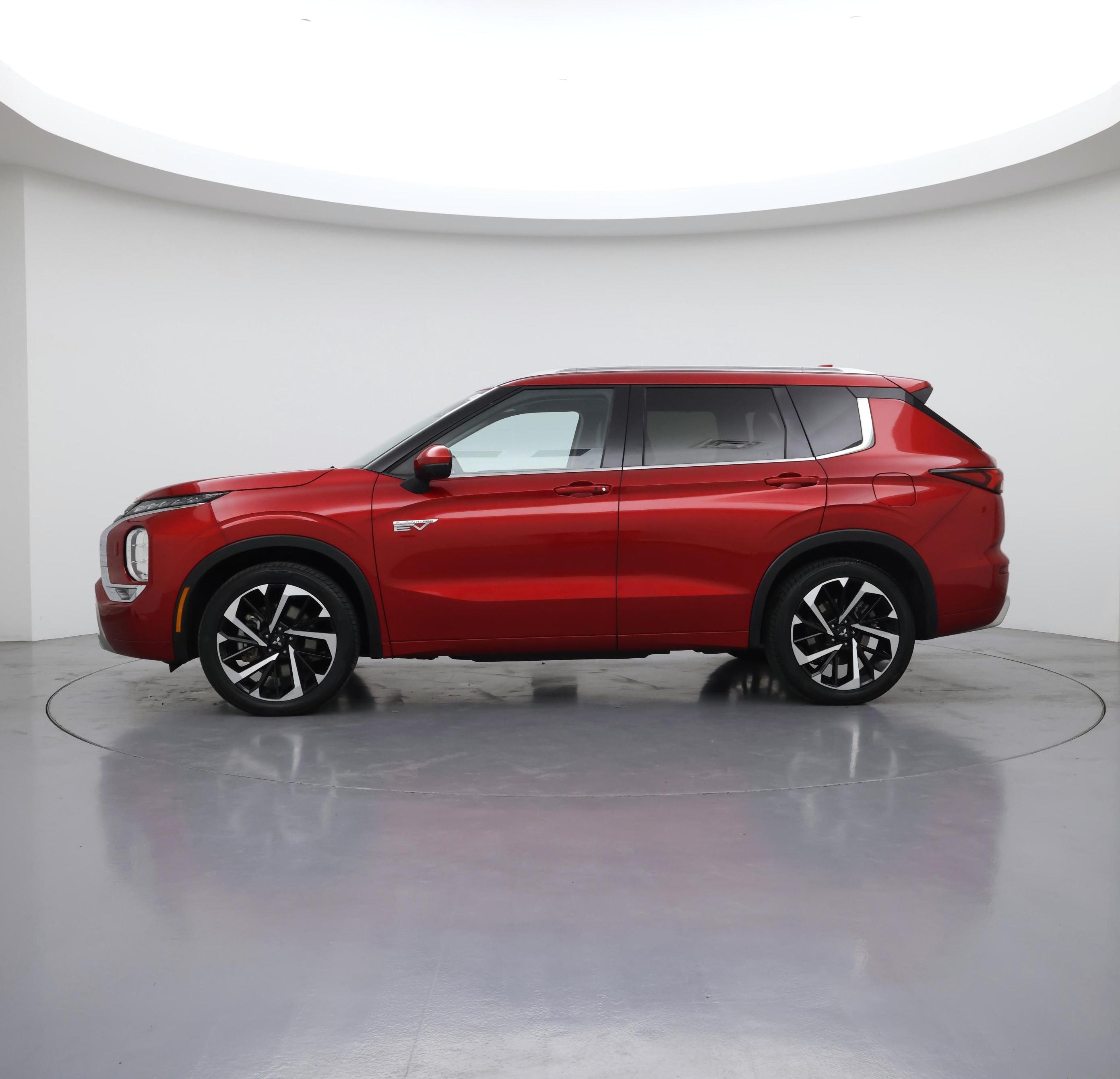 Thumbnail: 2023 Mitsubishi Outlander - 3
