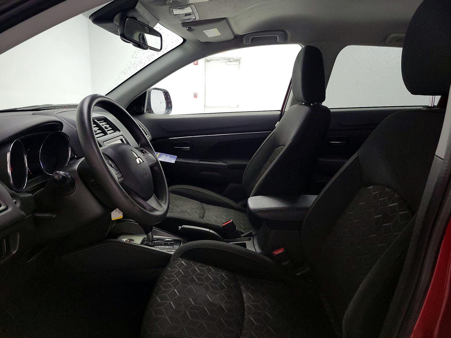 Thumbnail: 2023 Mitsubishi Outlander Sport - 11