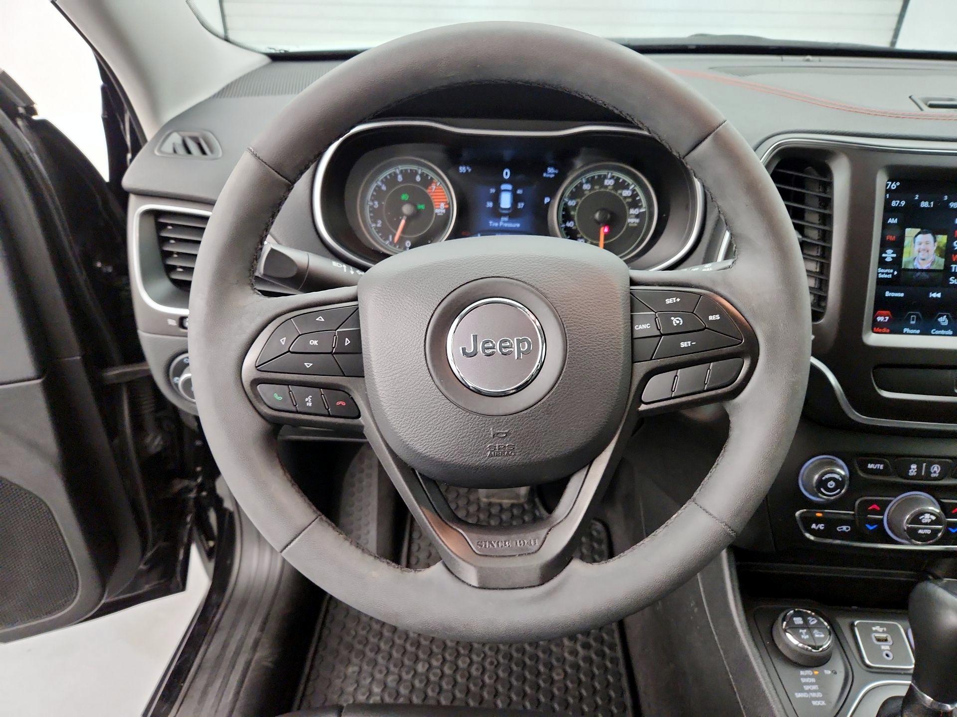 Thumbnail: 2022 Jeep Cherokee - 9