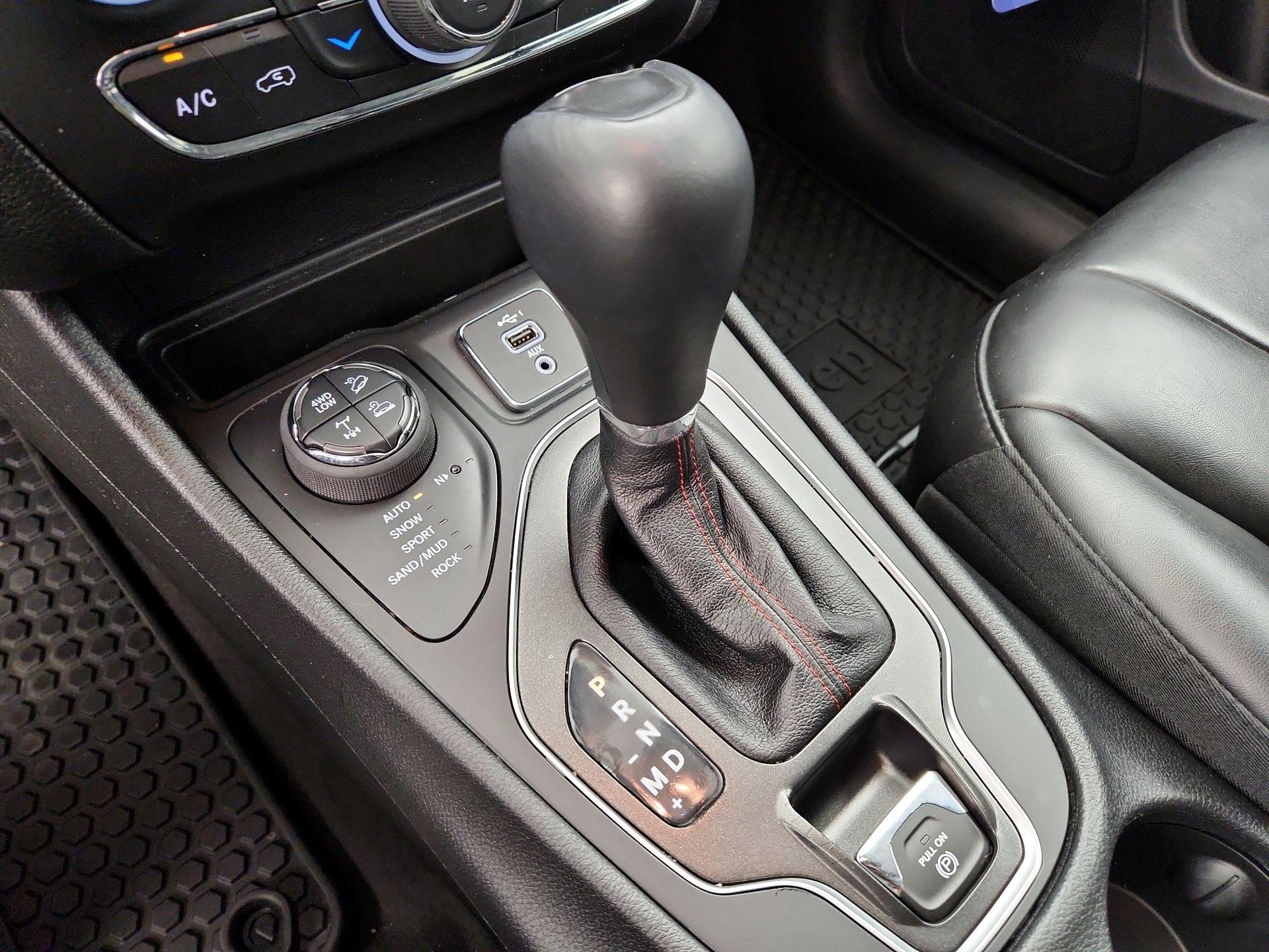 Thumbnail: 2022 Jeep Cherokee - 17