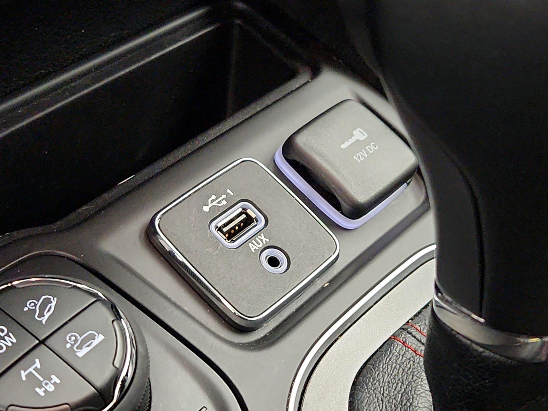 Thumbnail: 2022 Jeep Cherokee - 18