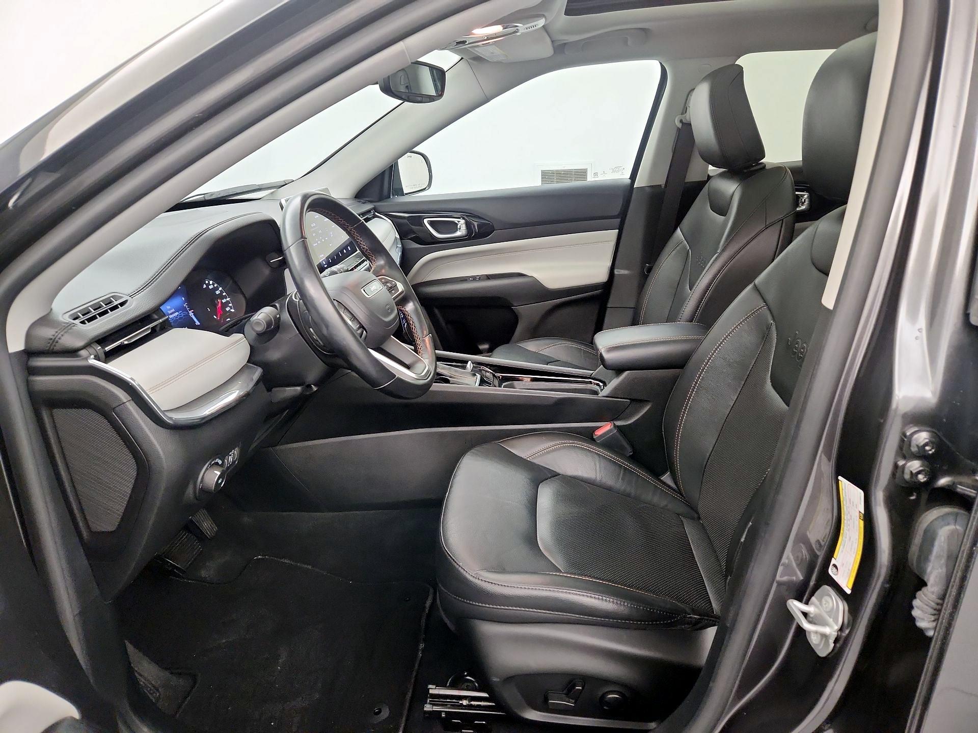 Thumbnail: 2022 Jeep Compass - 11