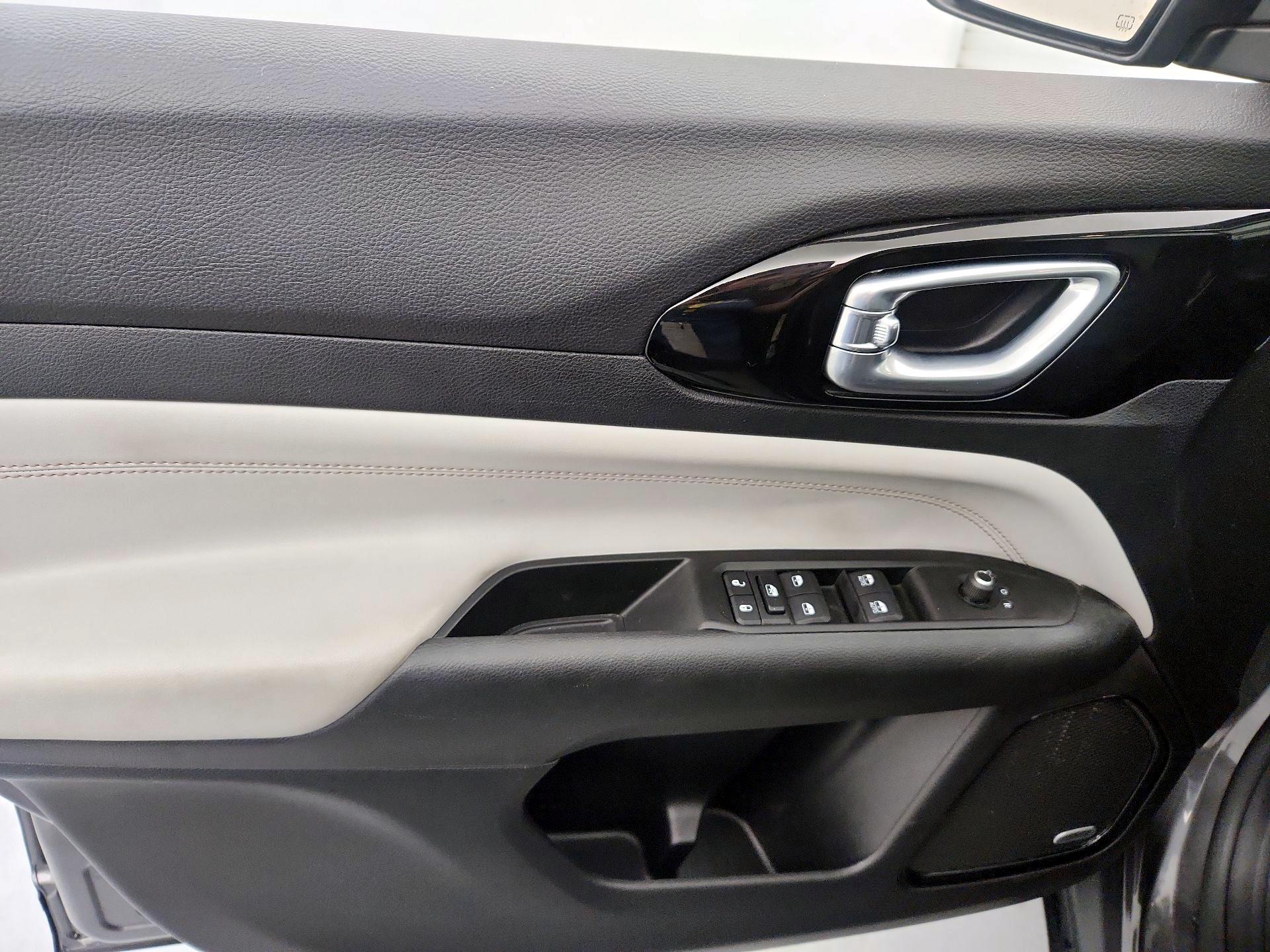 Thumbnail: 2022 Jeep Compass - 12