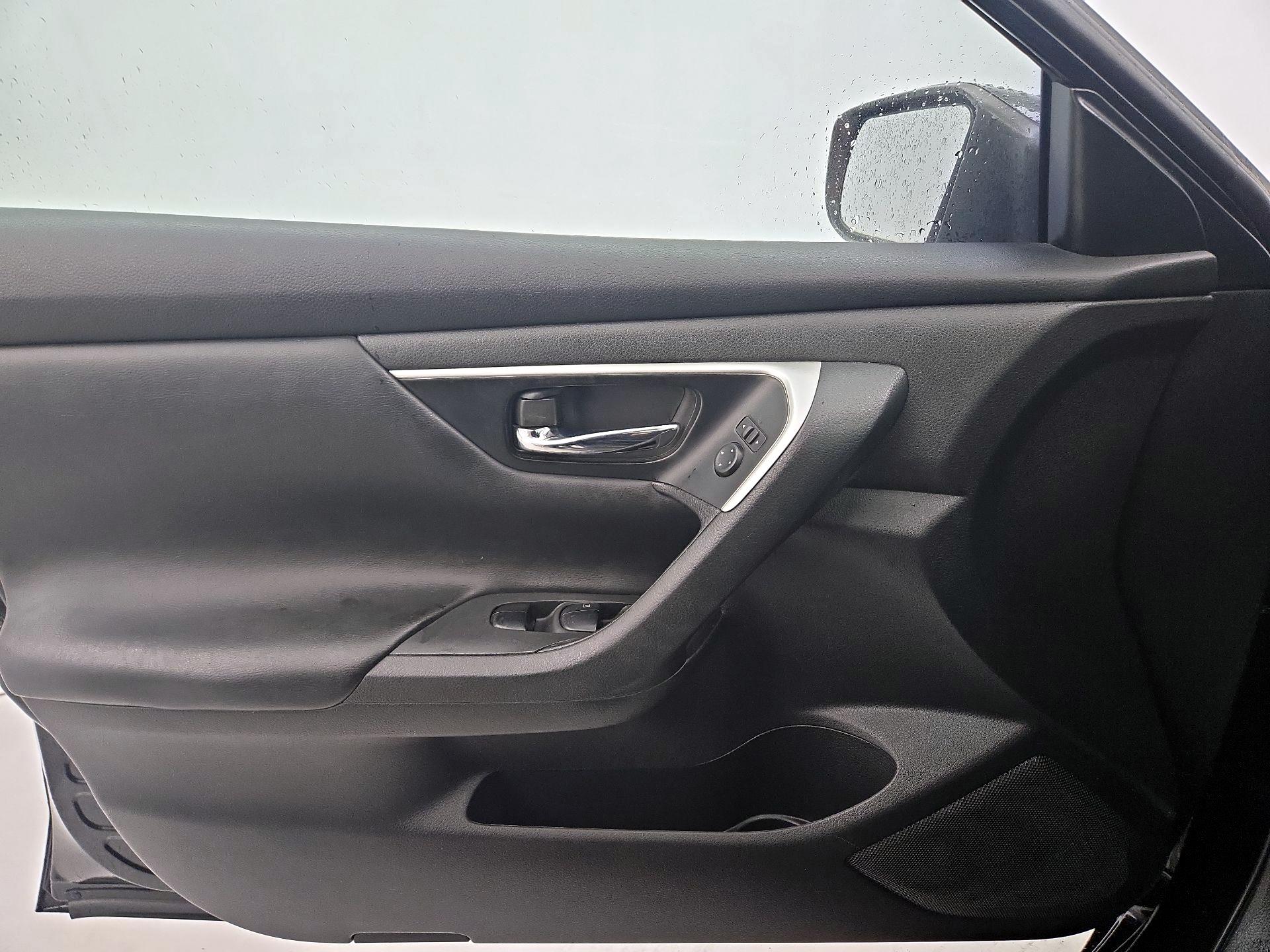 Thumbnail: 2018 Nissan Altima - 12