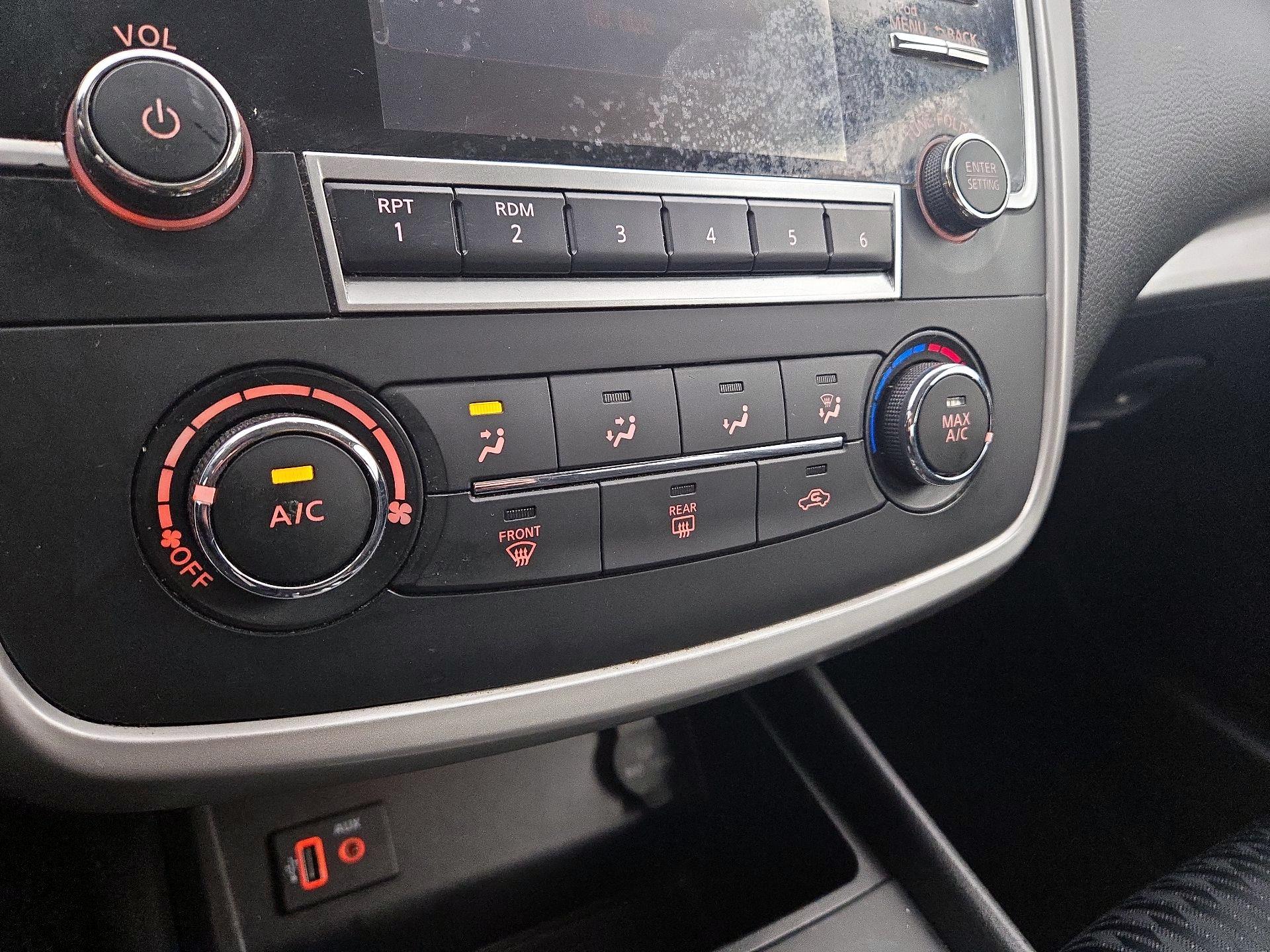 Thumbnail: 2018 Nissan Altima - 16