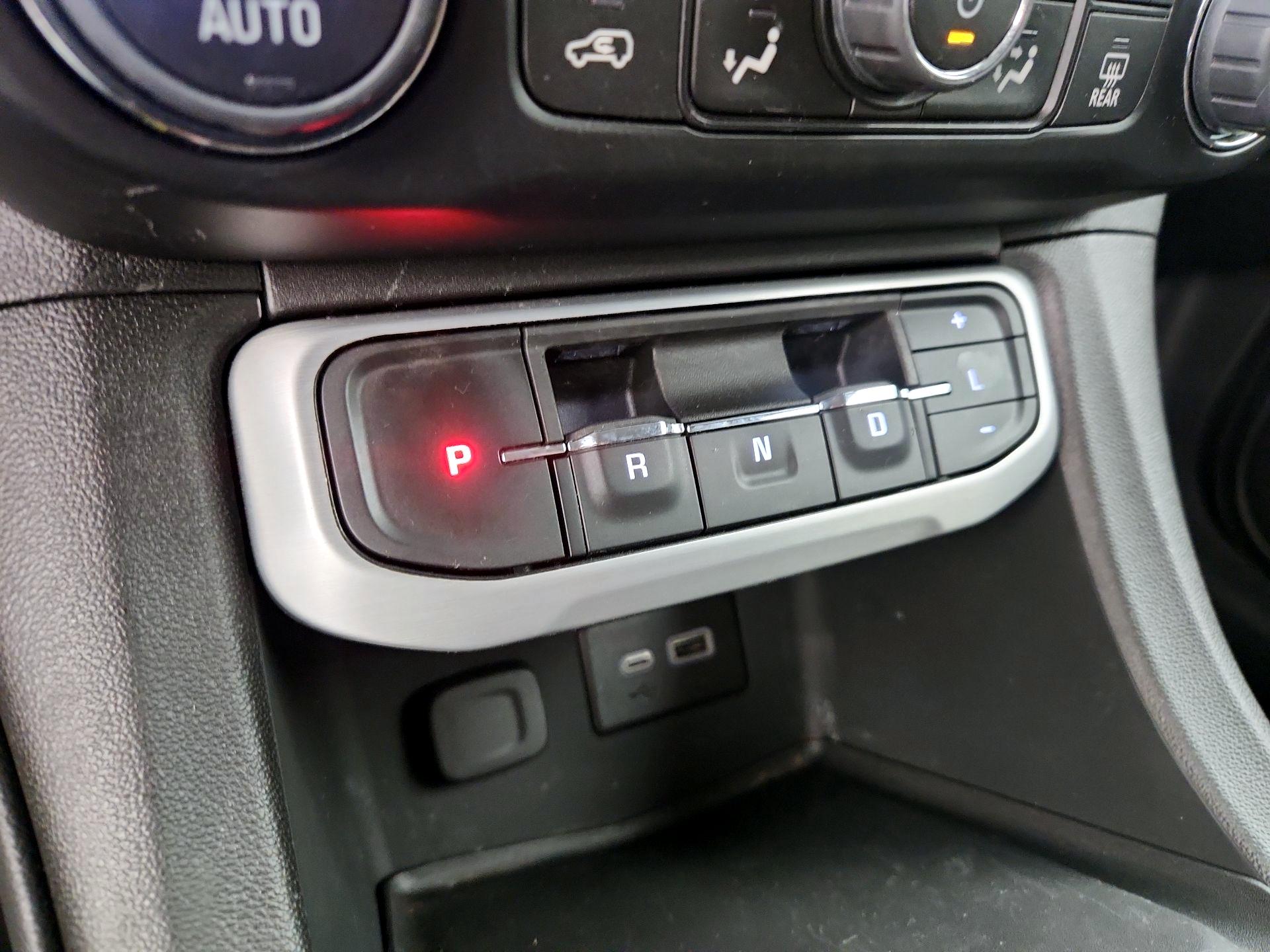 Thumbnail: 2023 GMC Acadia - 17