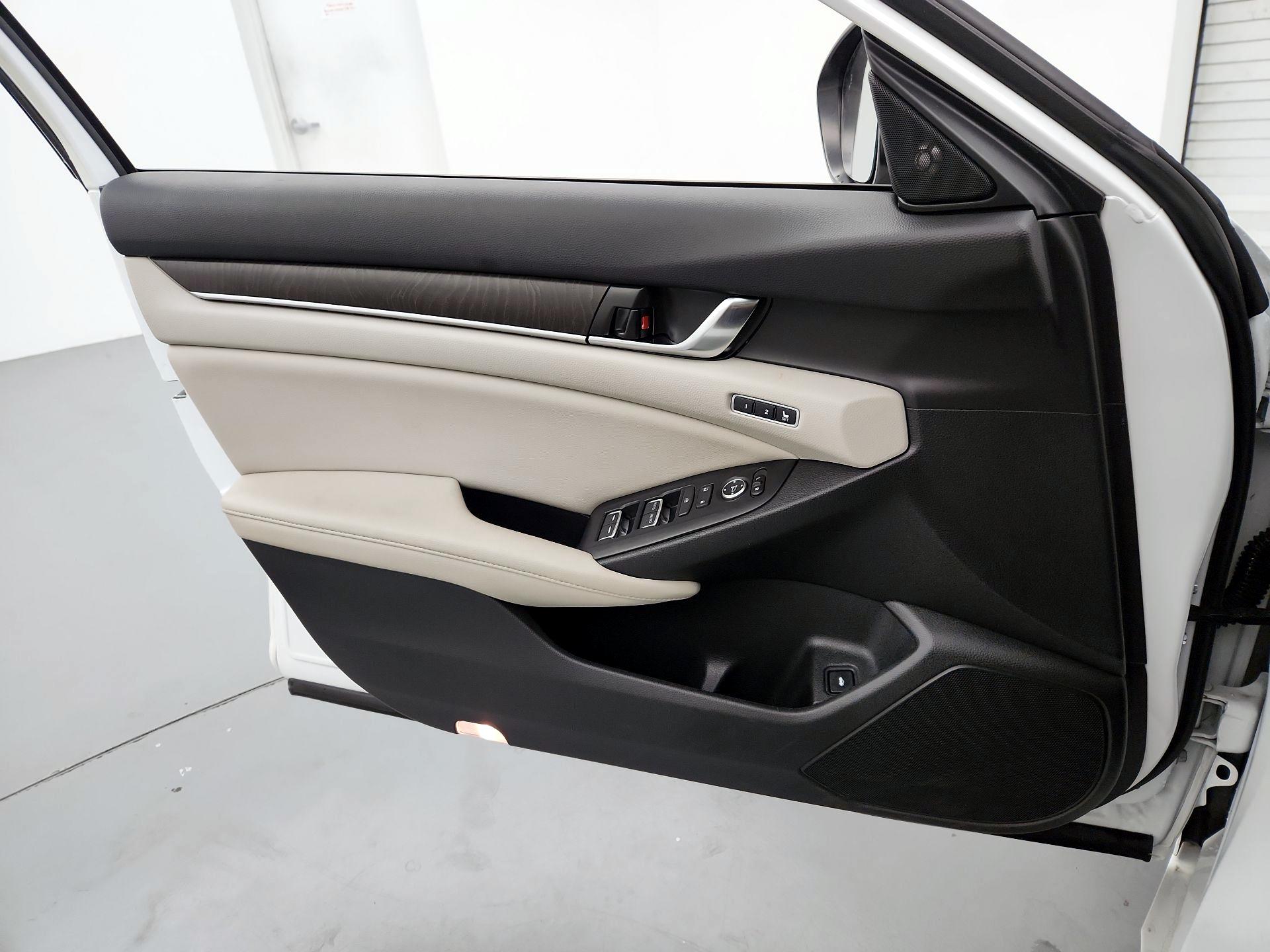Thumbnail: 2022 Honda Accord - 12