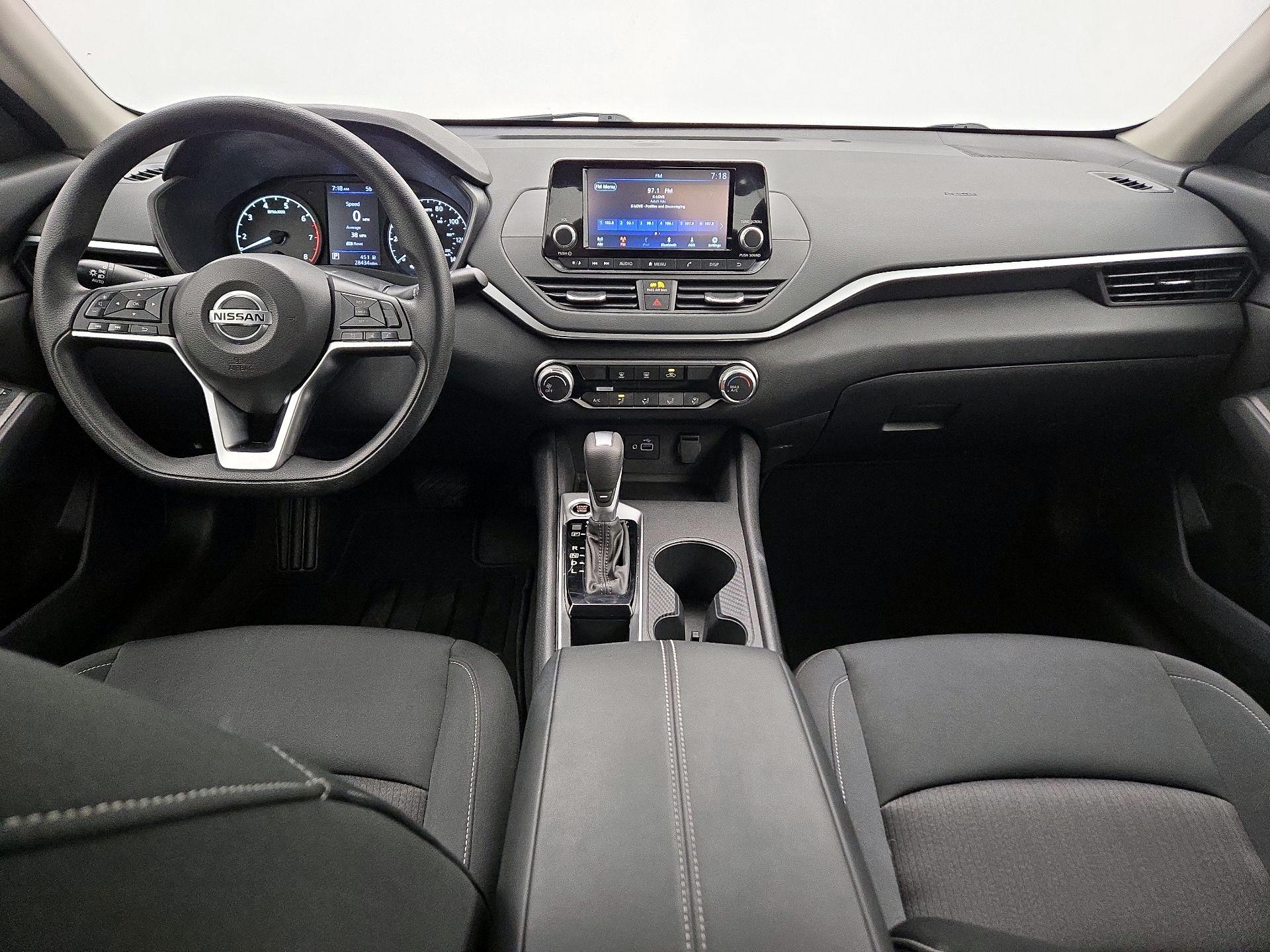 Thumbnail: 2022 Nissan Altima - 9