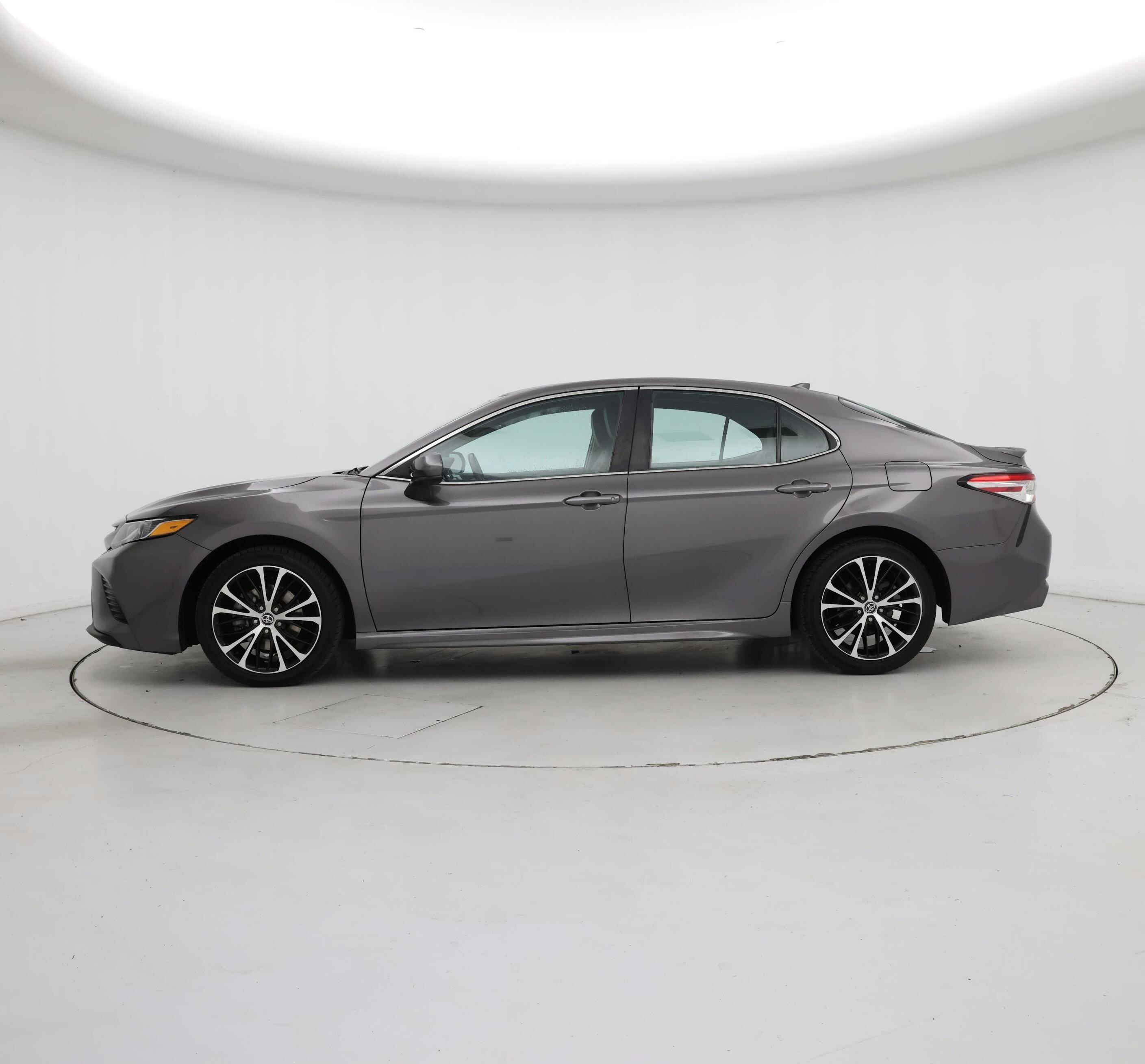 Thumbnail: 2020 Toyota Camry - 3