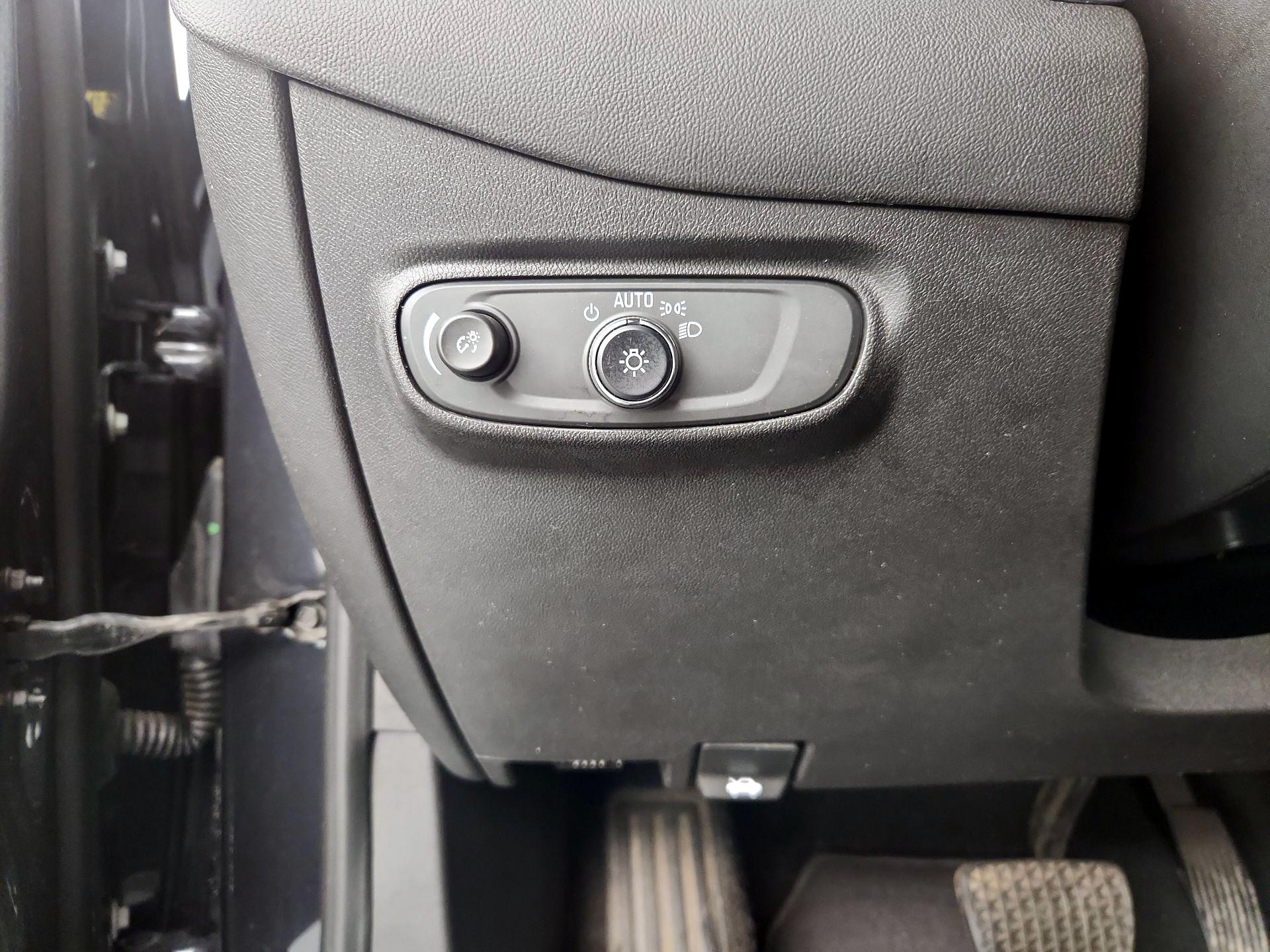 Thumbnail: 2022 Chevrolet Equinox - 13