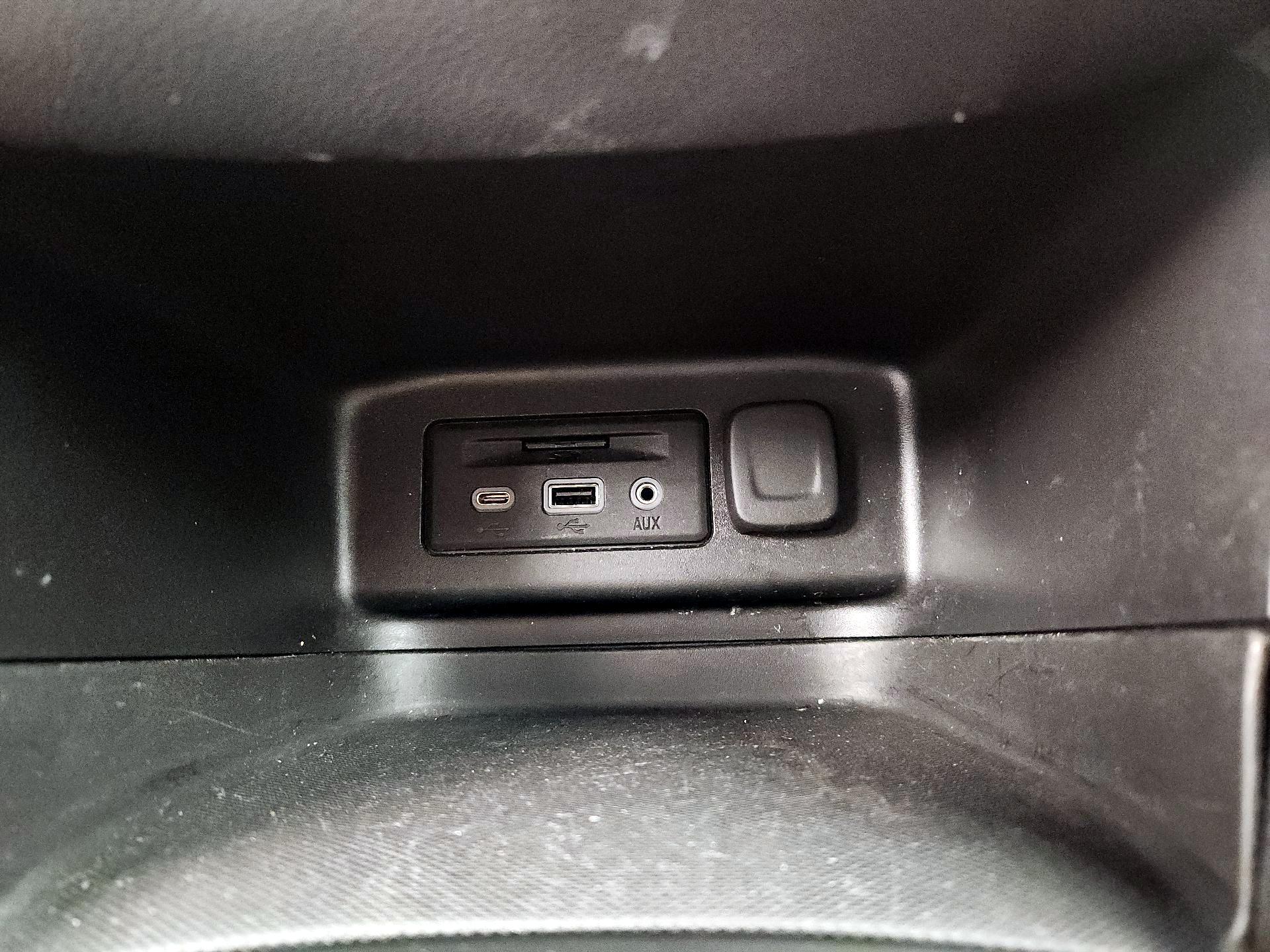 Thumbnail: 2022 Chevrolet Equinox - 18