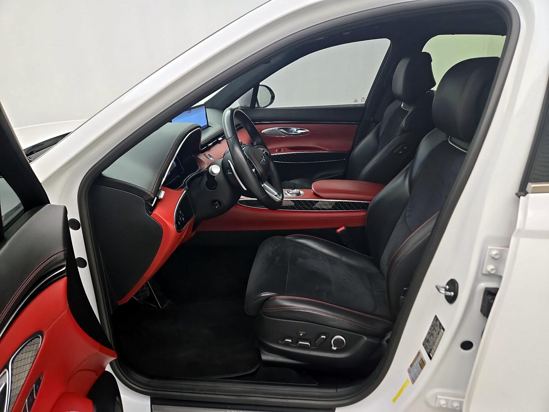 Thumbnail: 2022 Genesis GV70 - 11