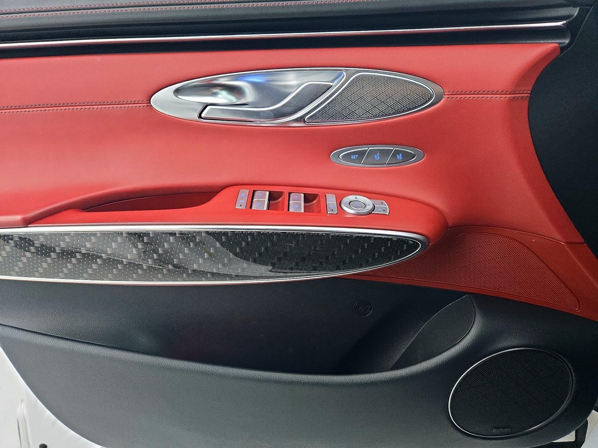 Thumbnail: 2022 Genesis GV70 - 12