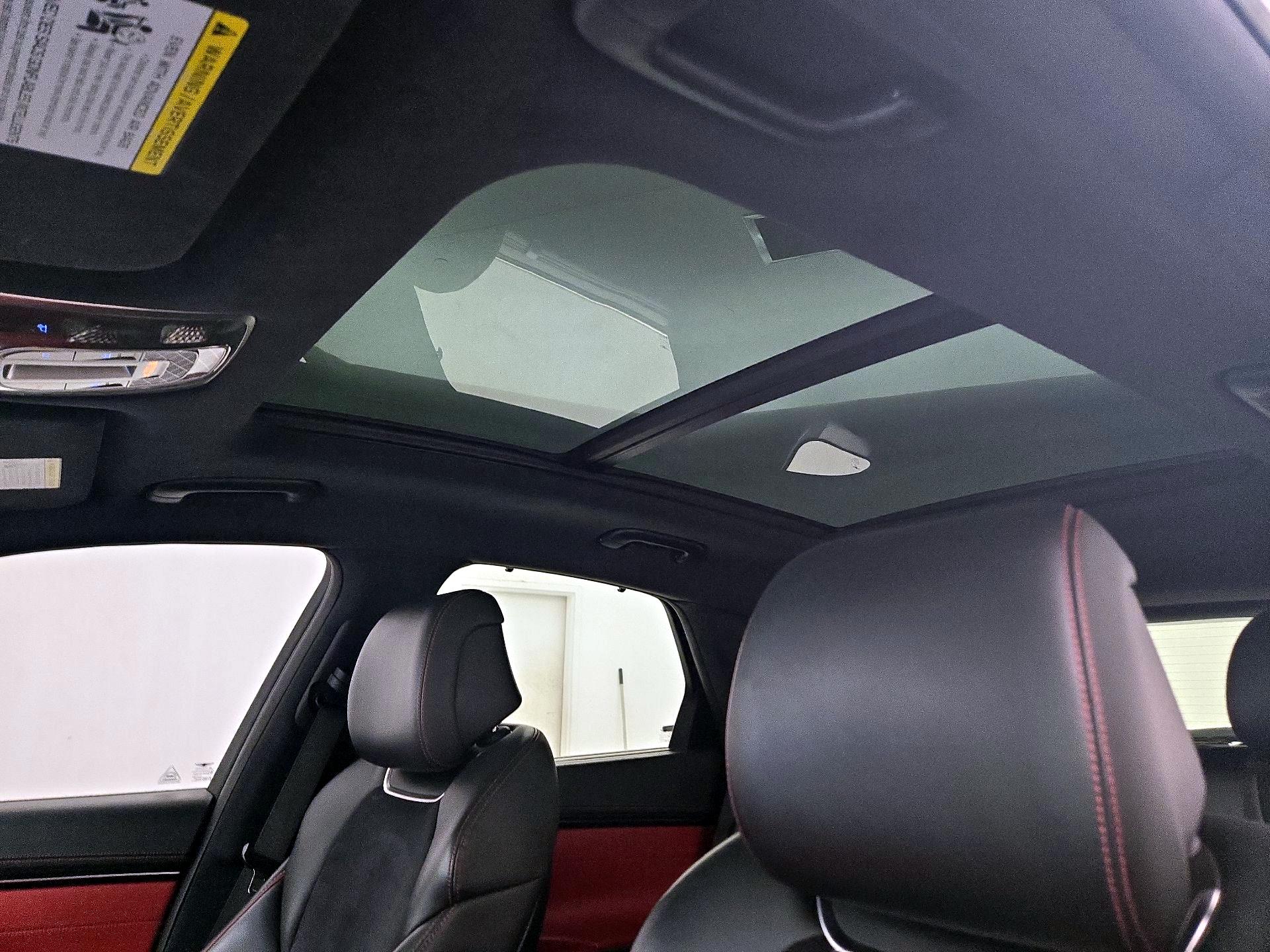 Thumbnail: 2022 Genesis GV70 - 20