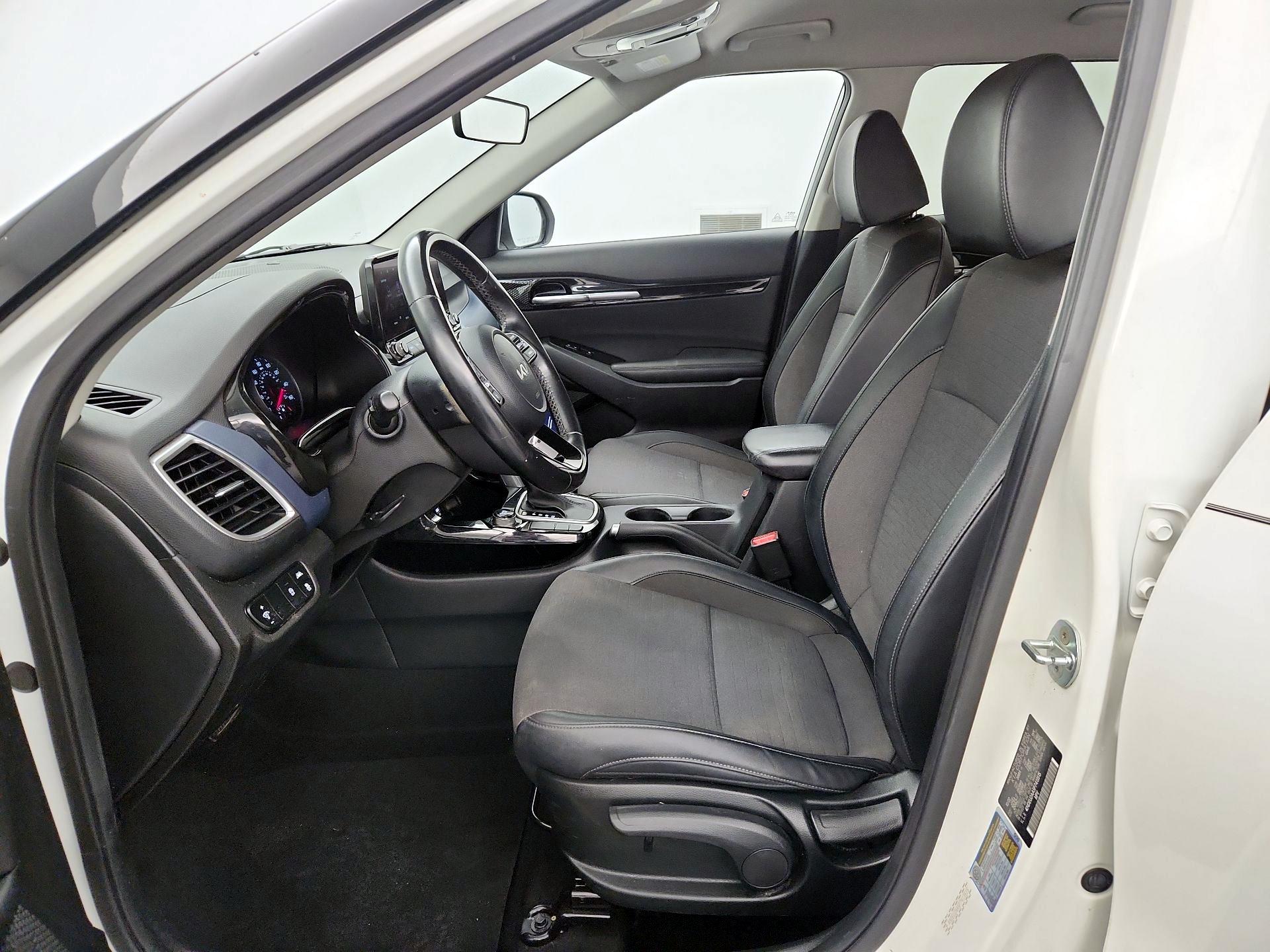 Thumbnail: 2023 Kia Seltos - 11