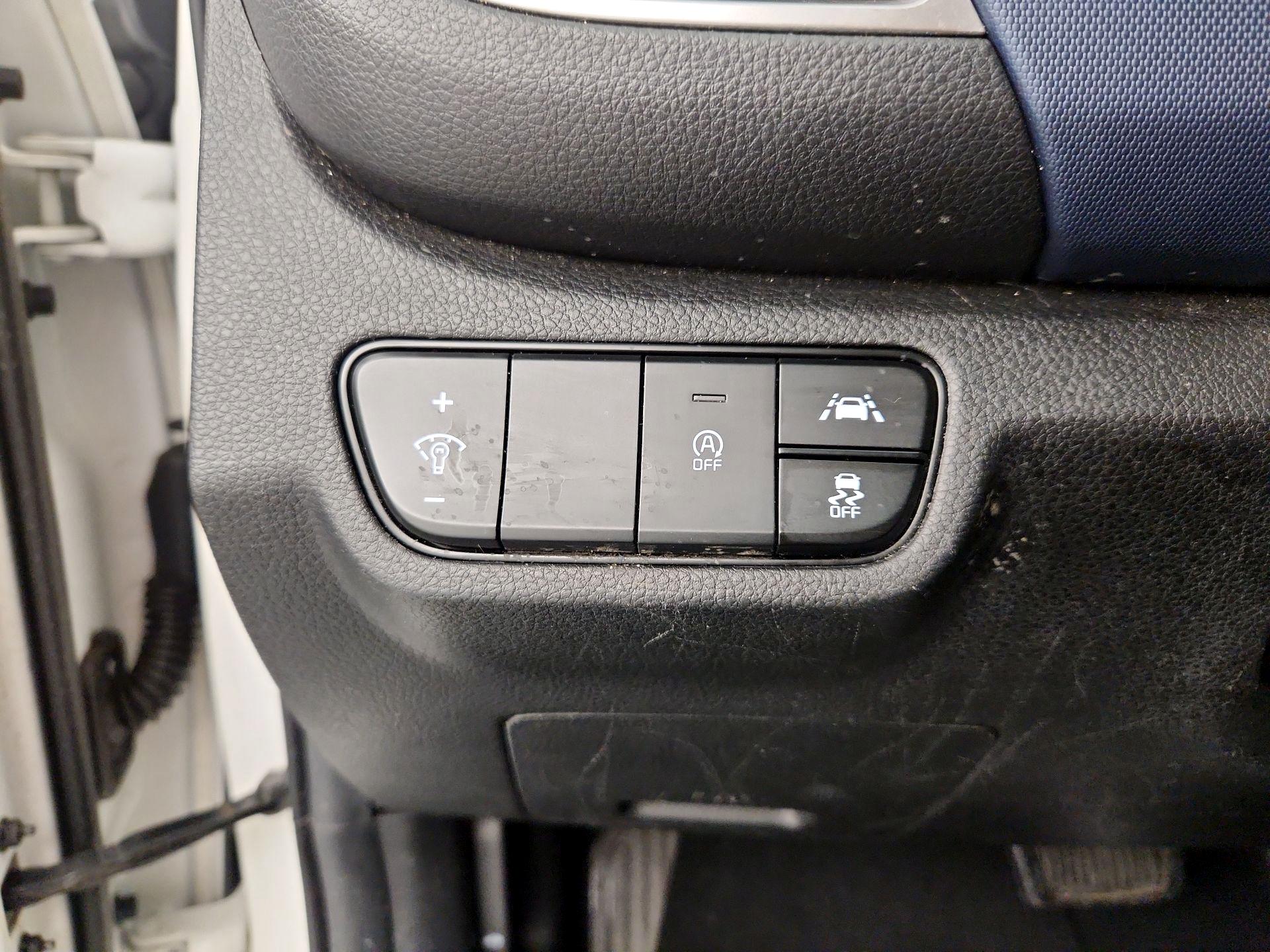 Thumbnail: 2023 Kia Seltos - 13