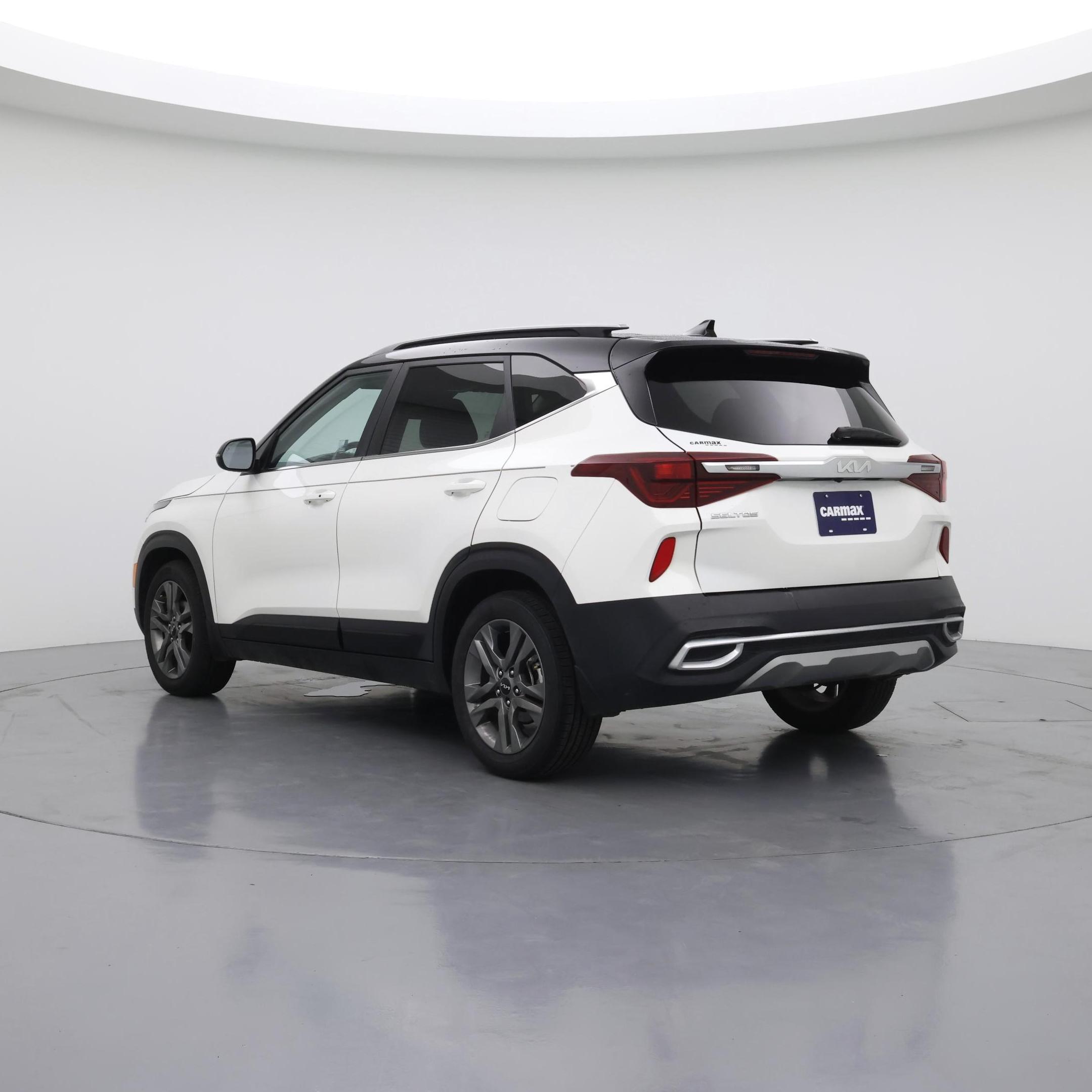 Thumbnail: 2023 Kia Seltos - 2