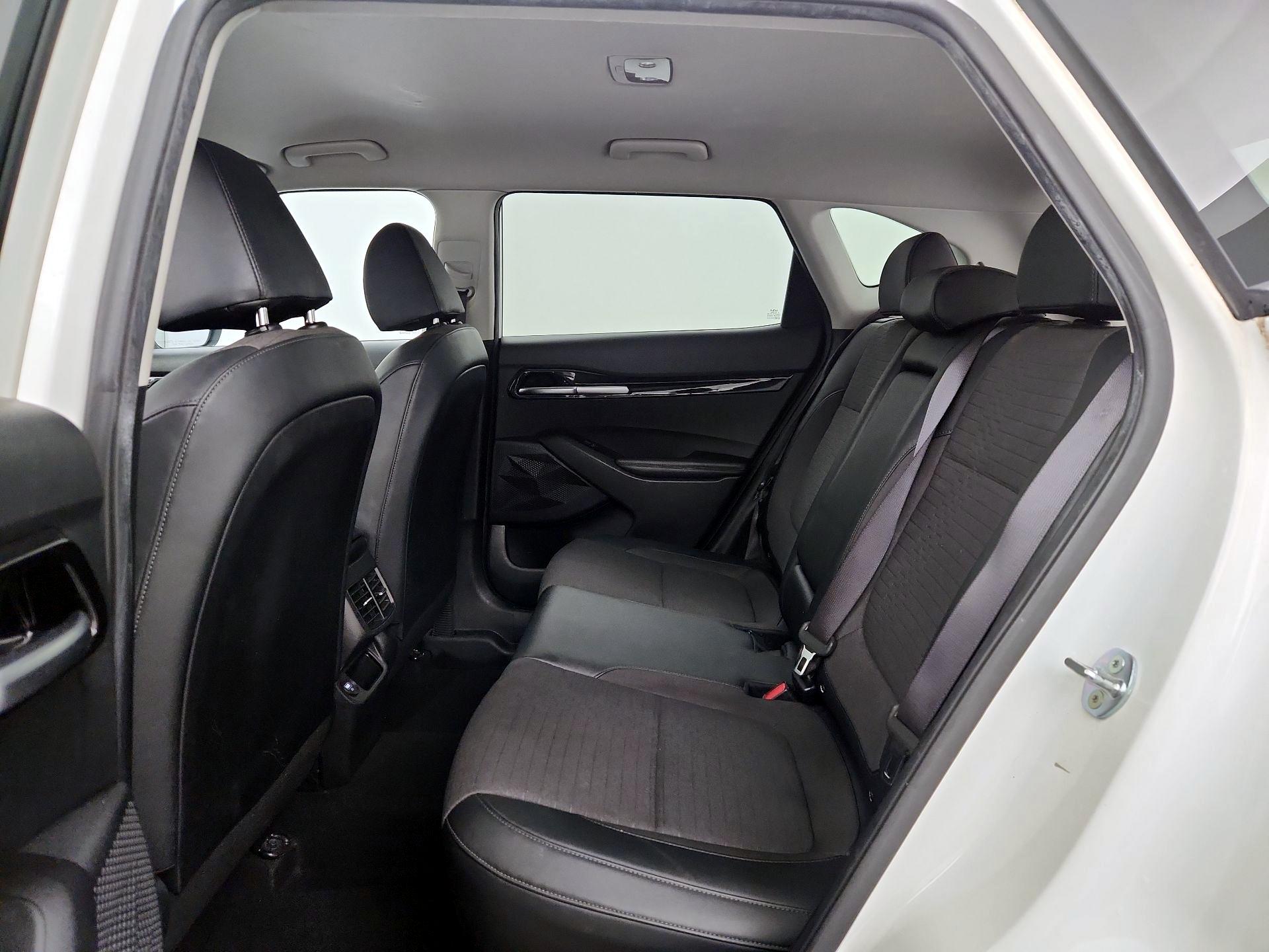 Thumbnail: 2023 Kia Seltos - 19