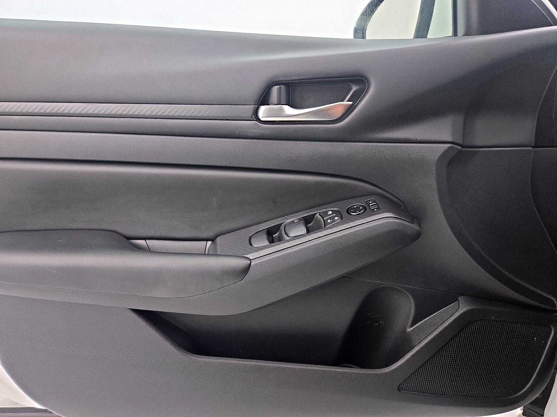 Thumbnail: 2022 Nissan Altima - 12