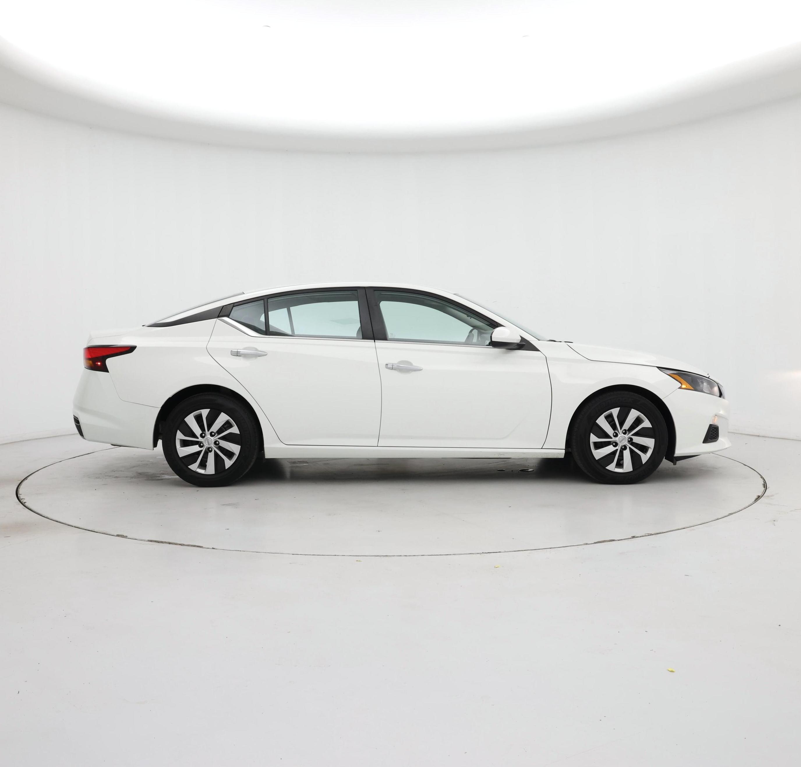 Thumbnail: 2022 Nissan Altima - 7