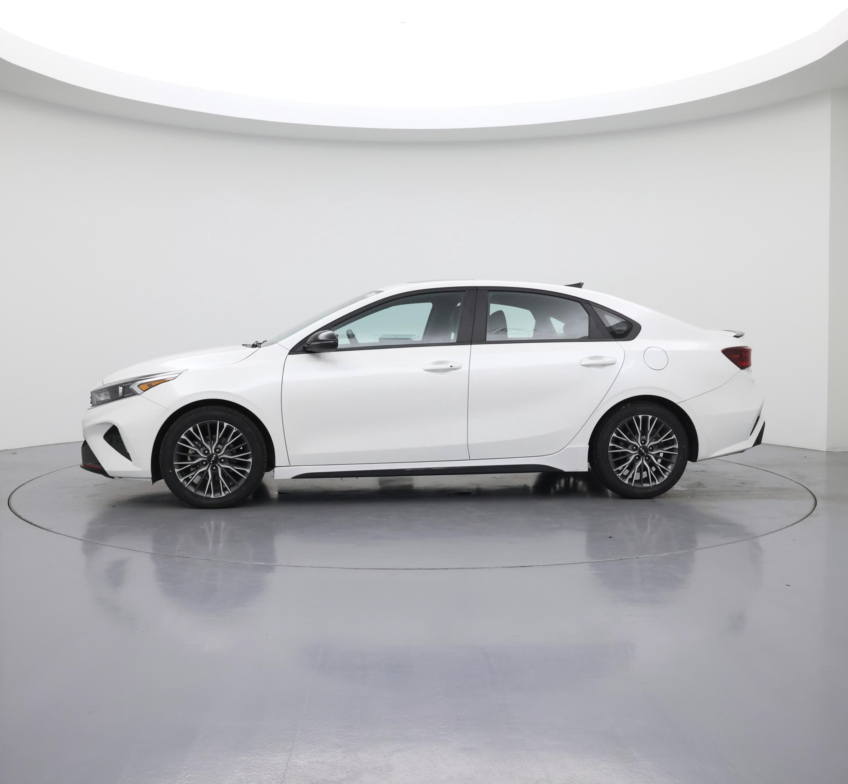 Thumbnail: 2023 Kia Forte - 3