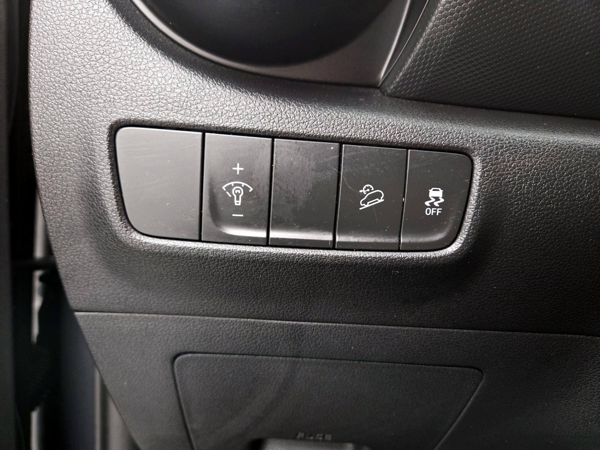 Thumbnail: 2023 Hyundai Kona - 13