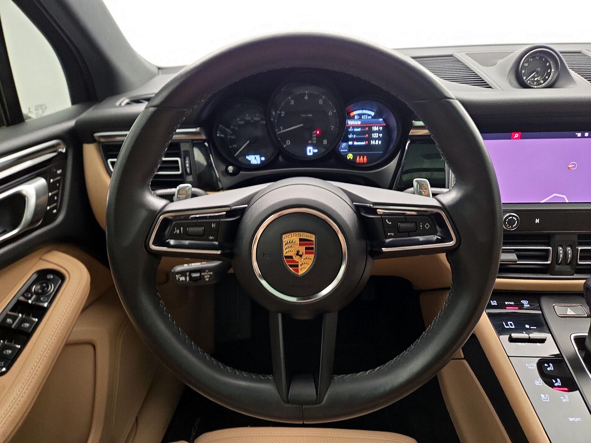 Thumbnail: 2023 Porsche Macan - 10