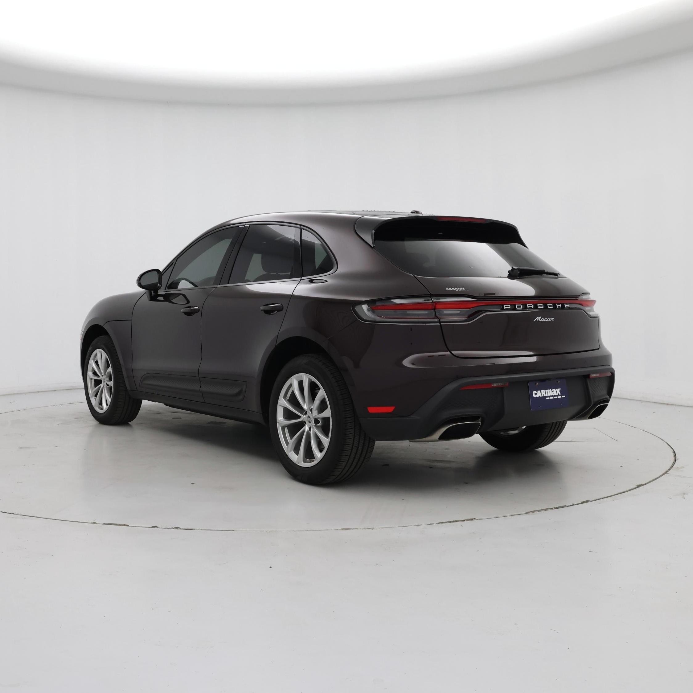 Thumbnail: 2023 Porsche Macan - 2