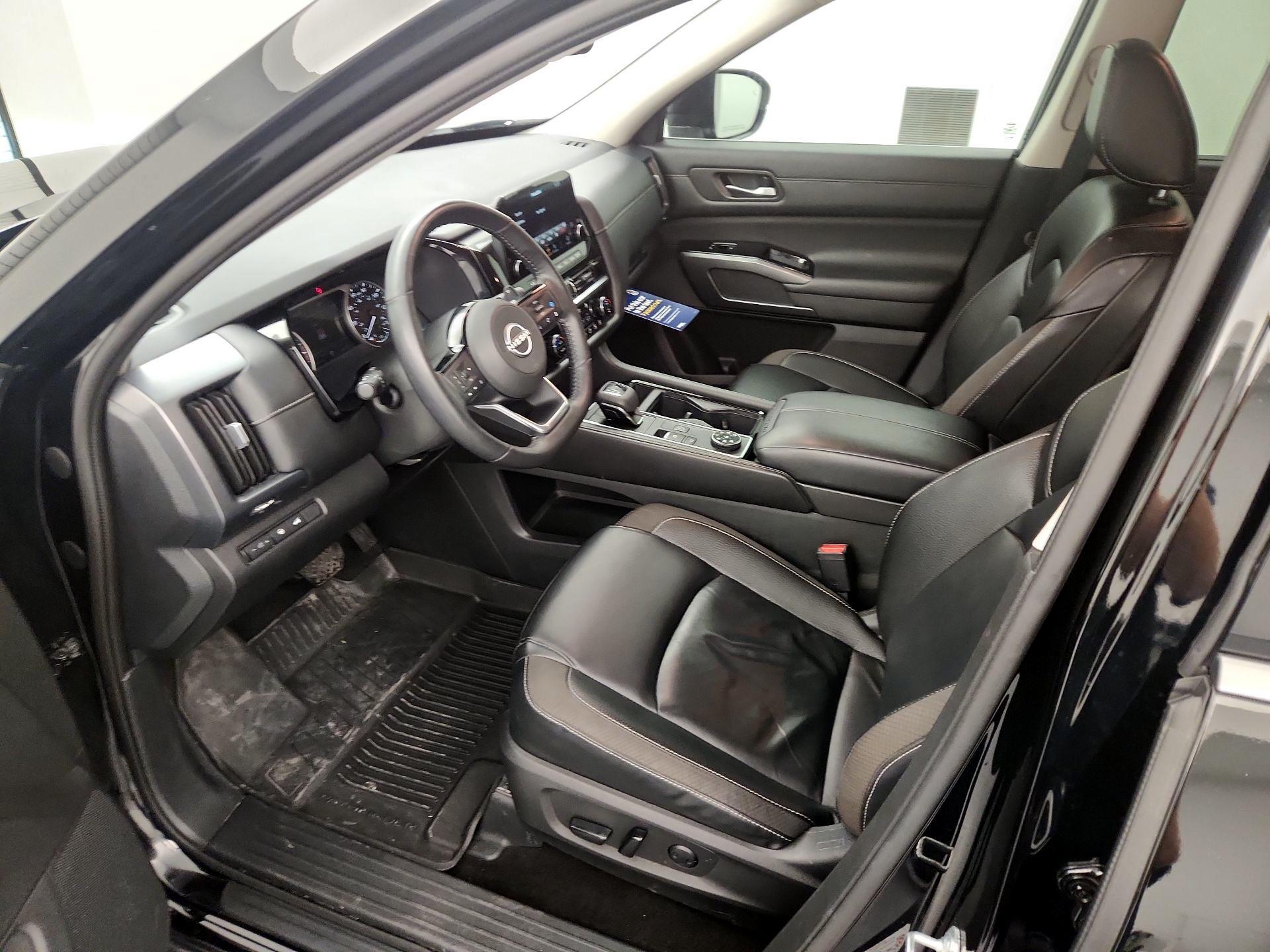 Thumbnail: 2023 Nissan Pathfinder - 11