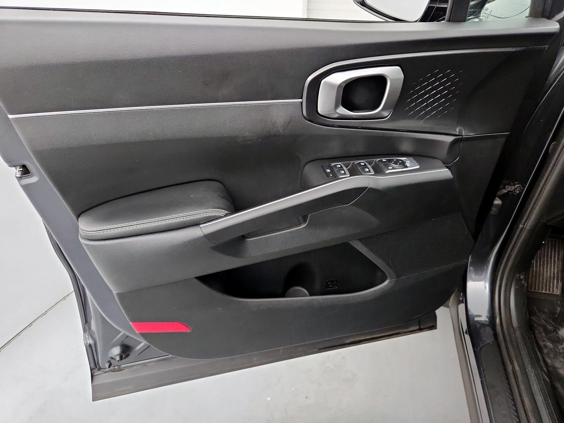 Thumbnail: 2021 Kia Sorento - 12