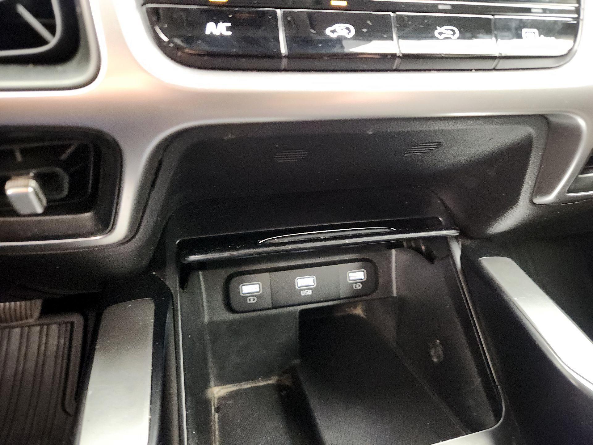 Thumbnail: 2021 Kia Sorento - 18