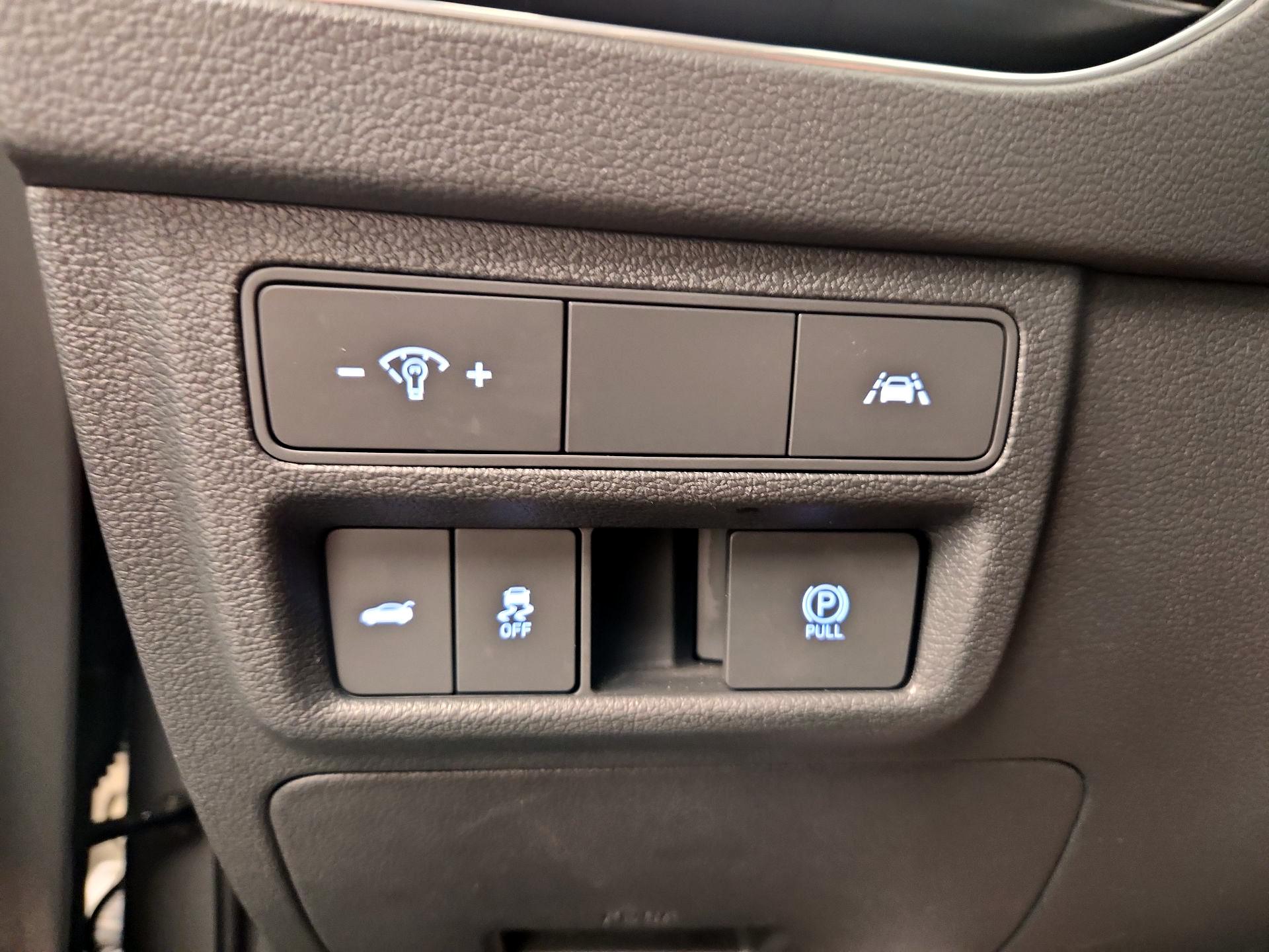 Thumbnail: 2023 Hyundai Sonata - 13