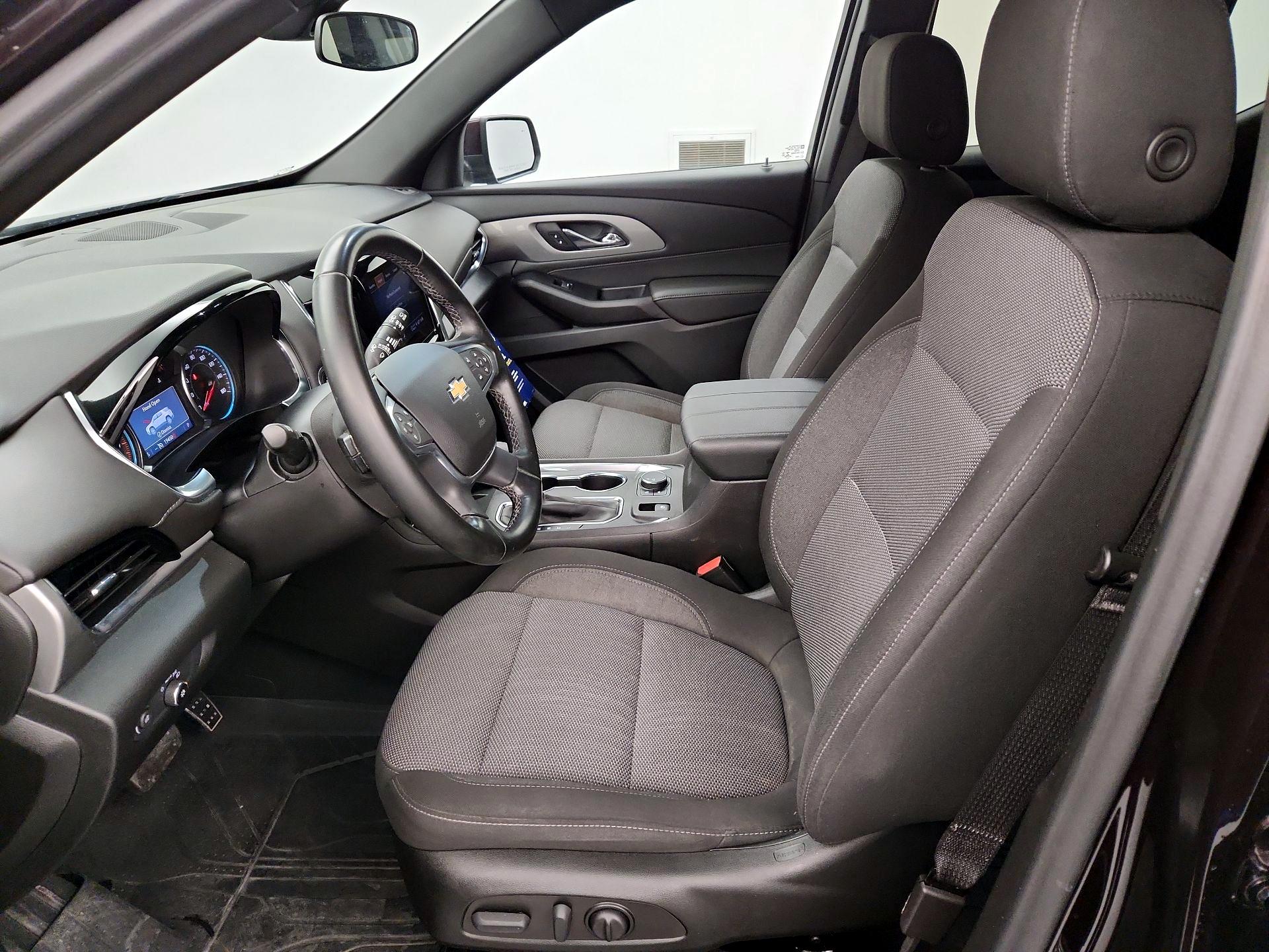 Thumbnail: 2023 Chevrolet Traverse - 11