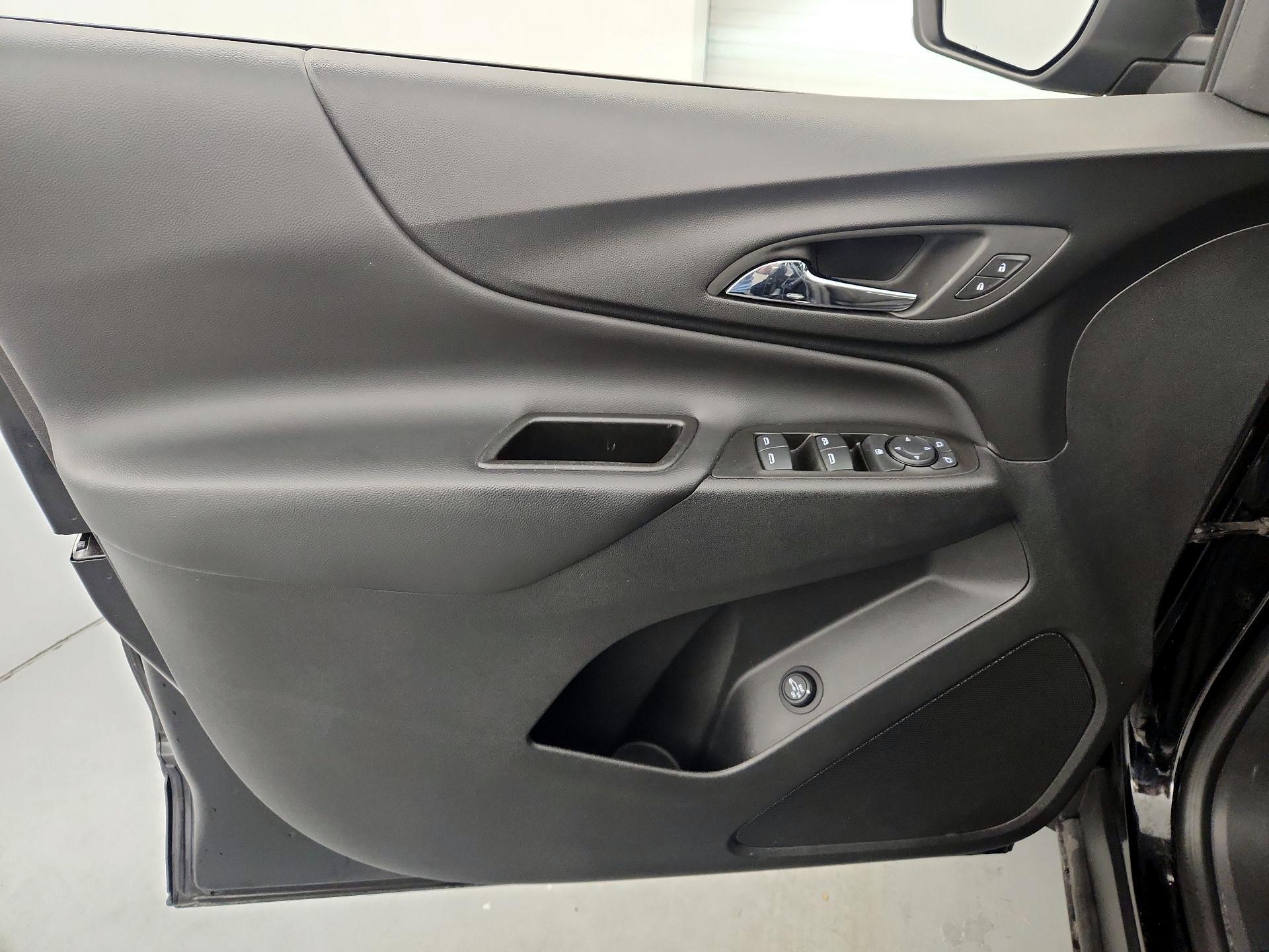 Thumbnail: 2022 Chevrolet Equinox - 12