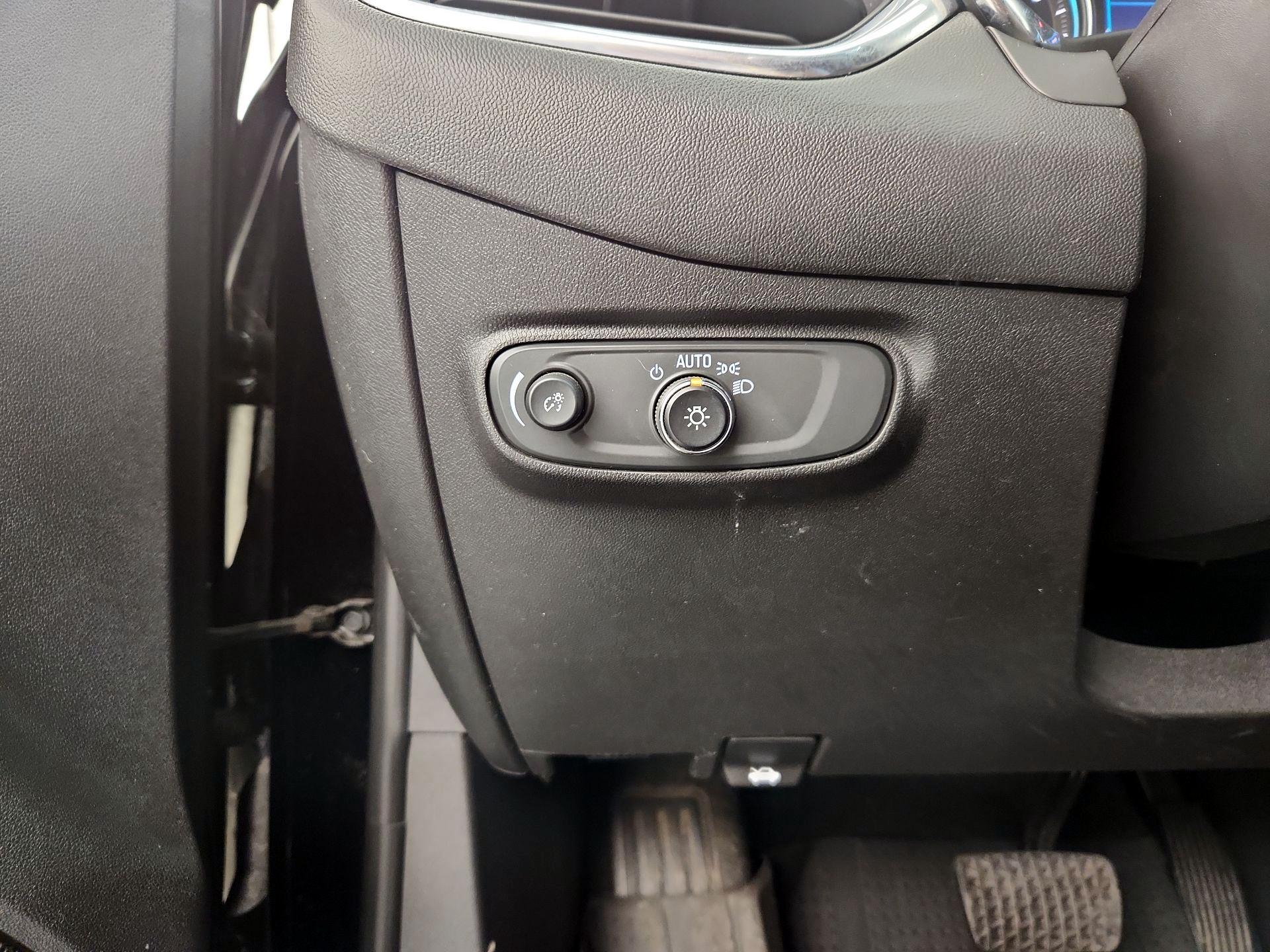 Thumbnail: 2022 Chevrolet Equinox - 13