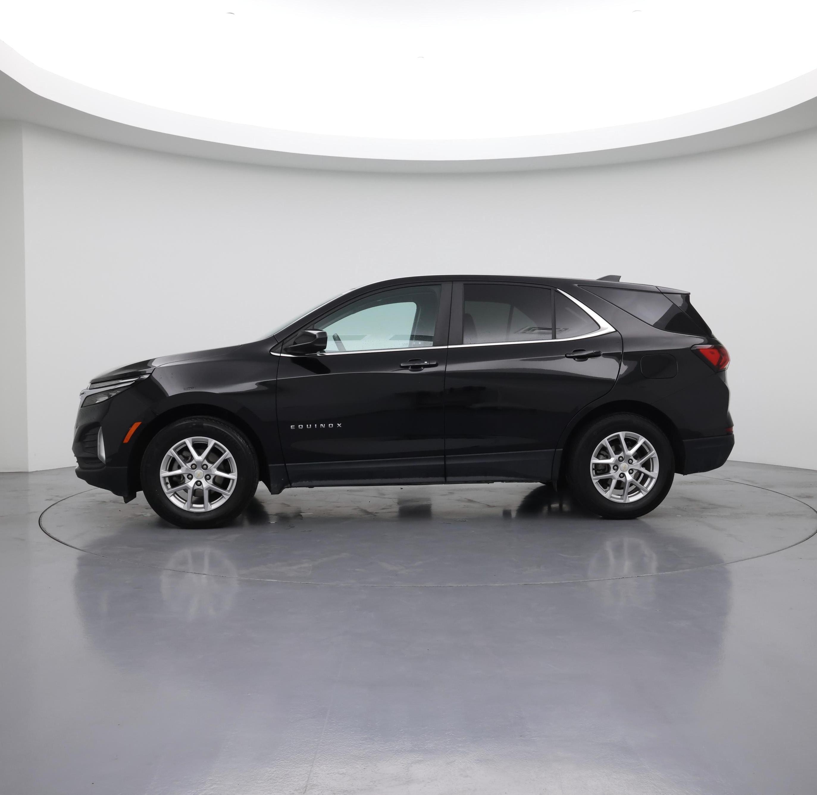 Thumbnail: 2023 Chevrolet Equinox - 3