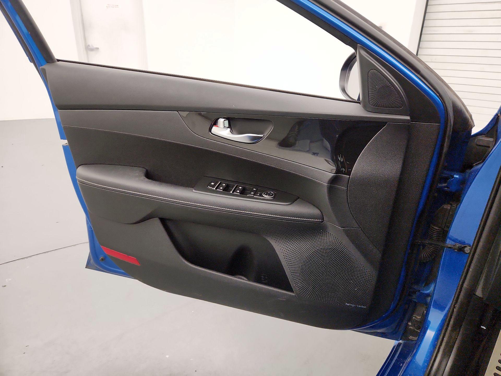 Thumbnail: 2022 Kia Forte - 12