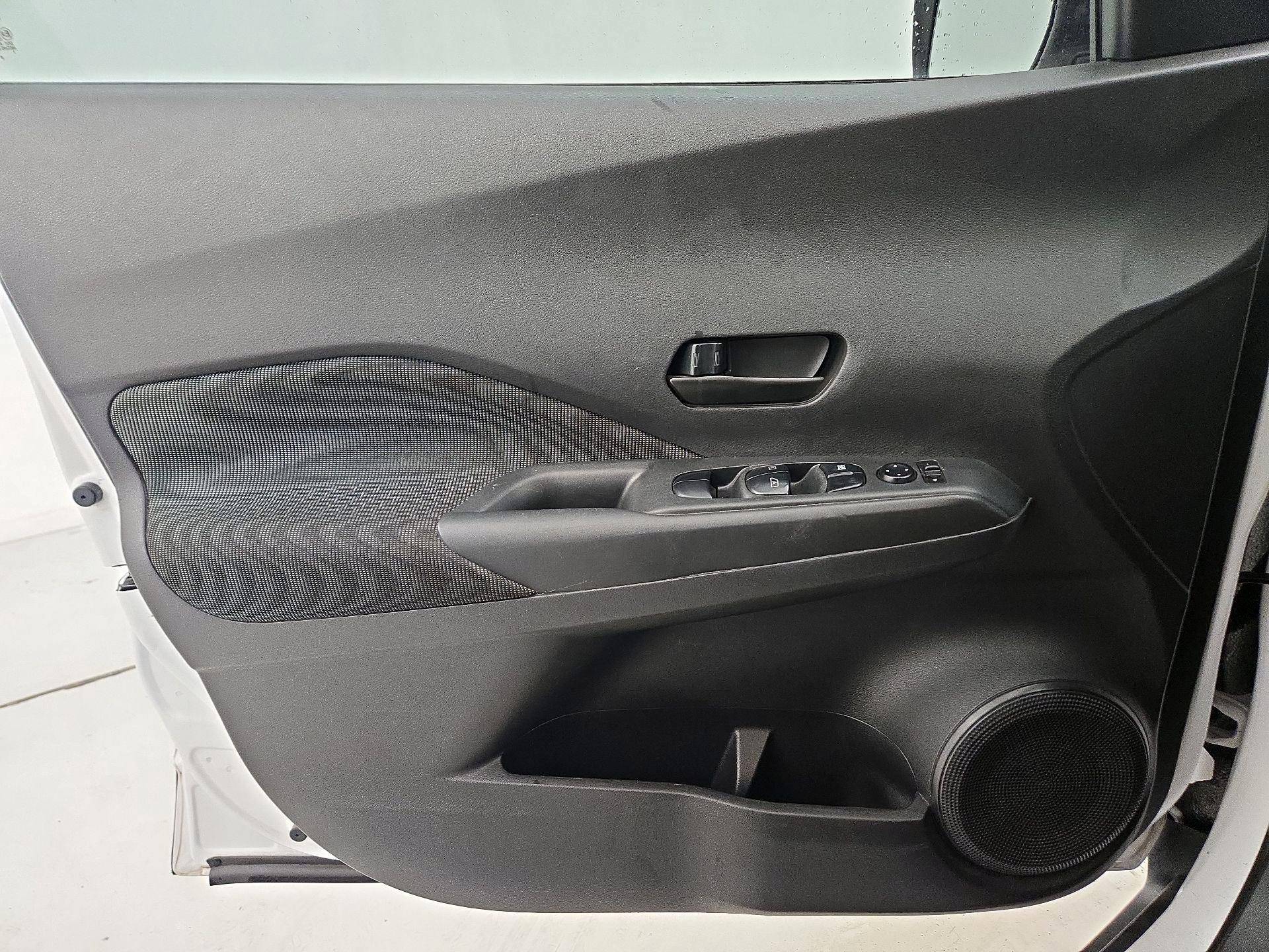 Thumbnail: 2019 Nissan Kicks - 12