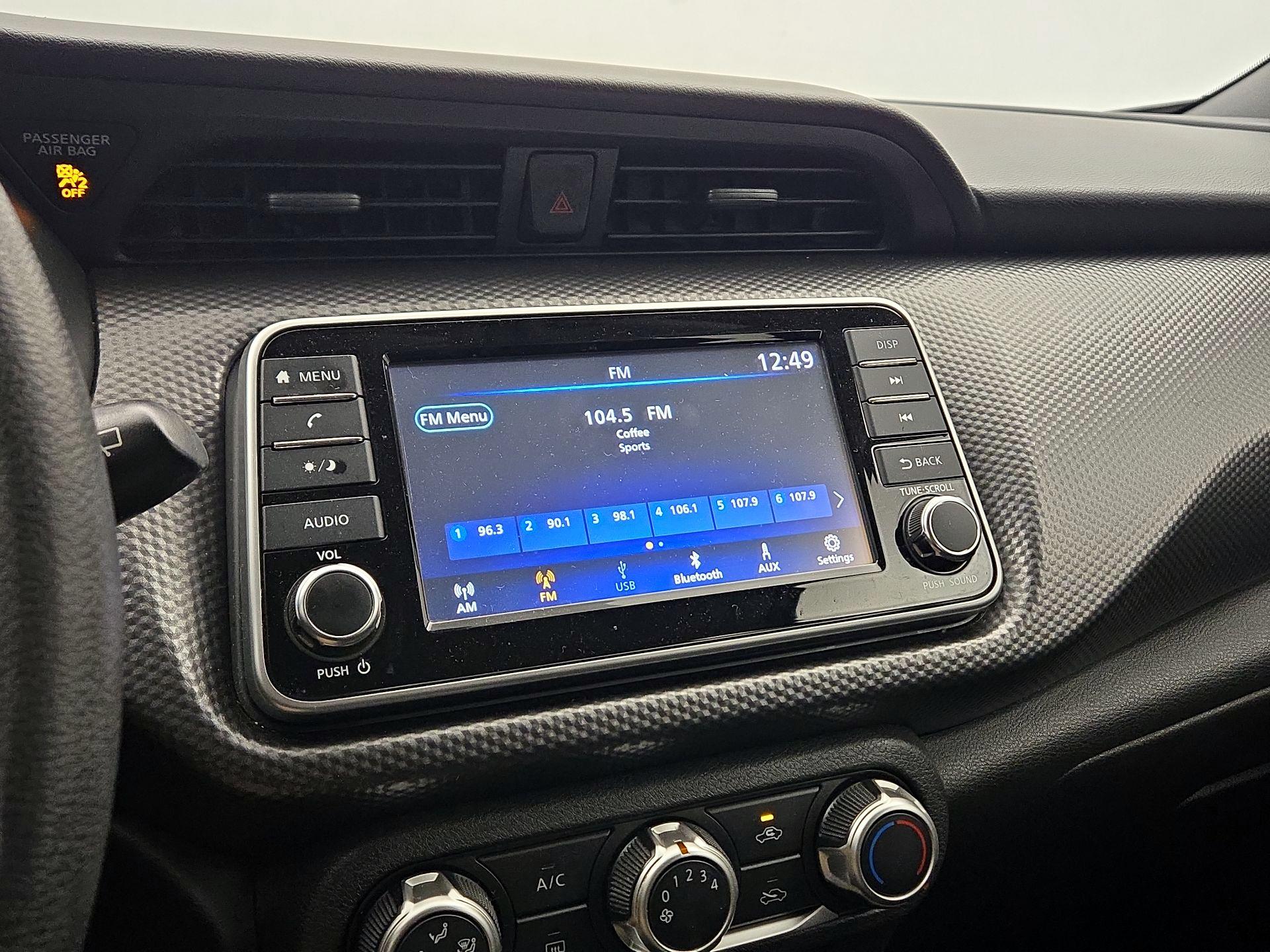 Thumbnail: 2019 Nissan Kicks - 15