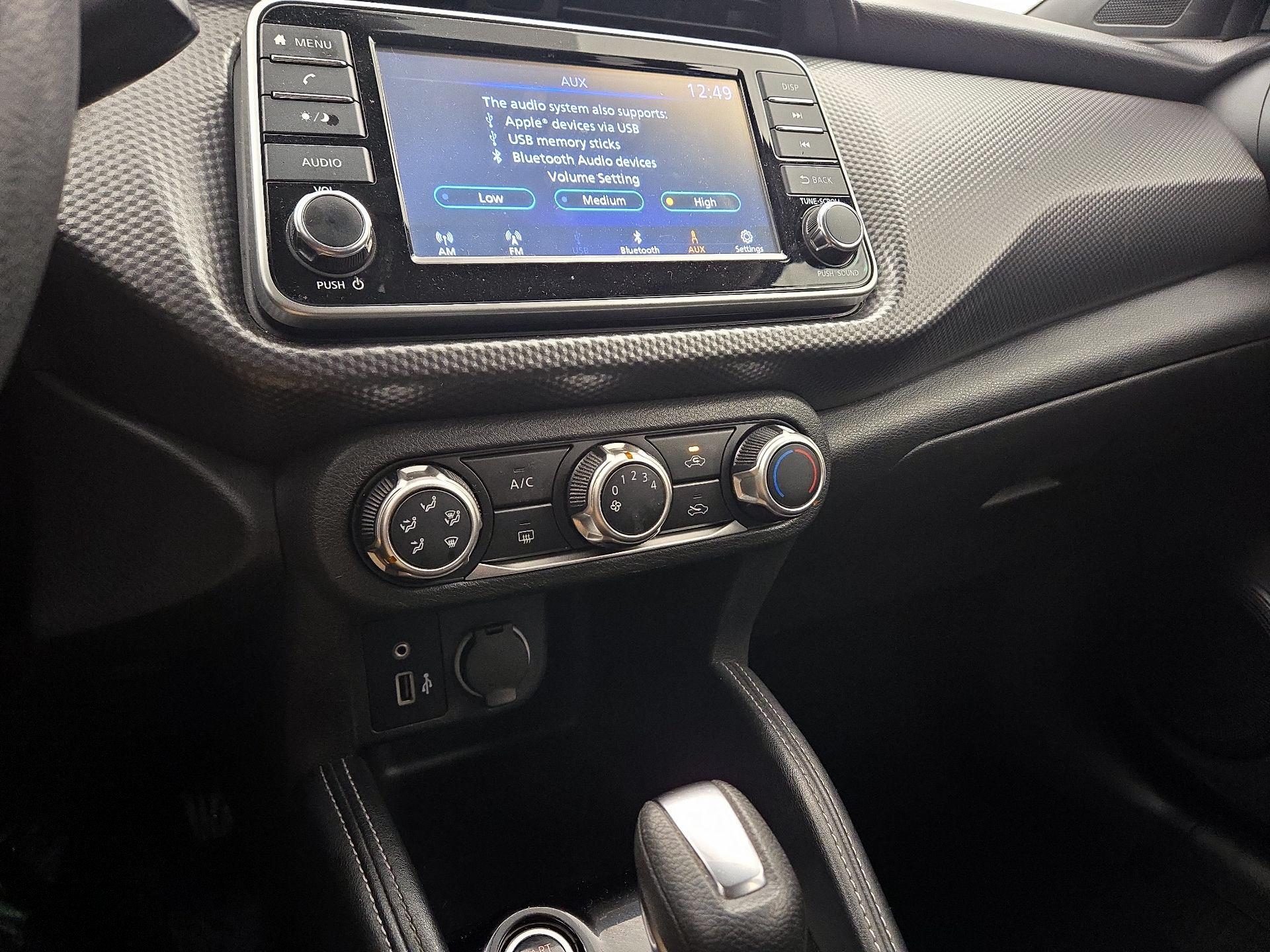 Thumbnail: 2019 Nissan Kicks - 16